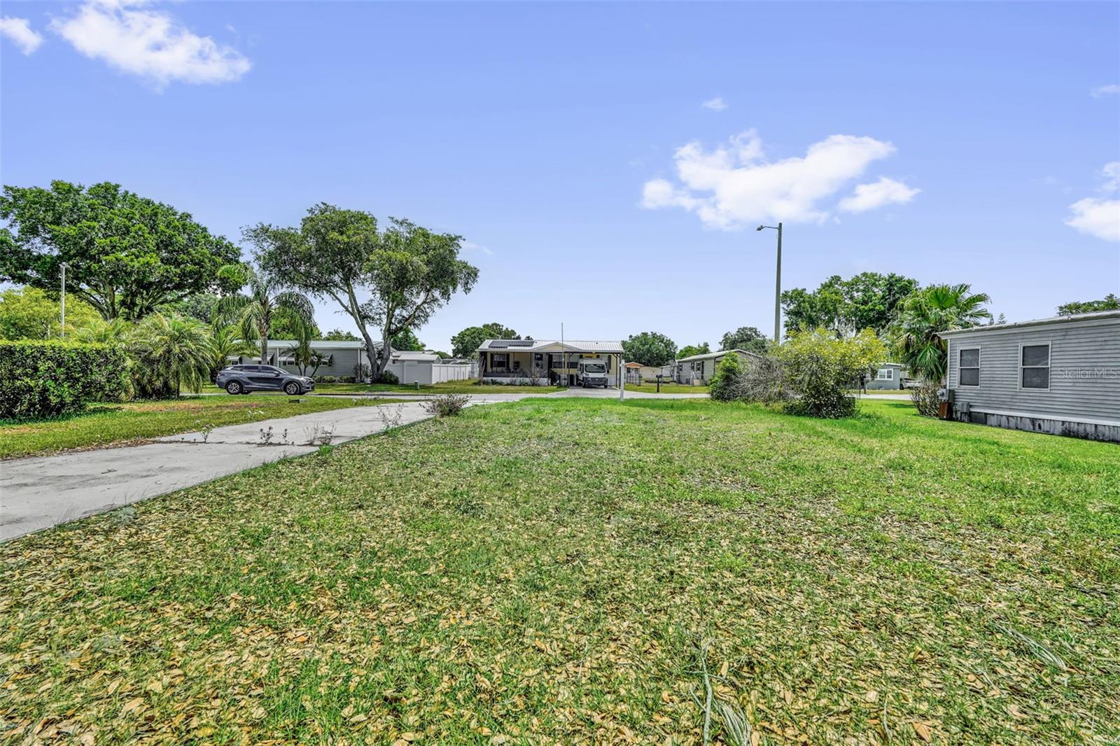 LAKE MARIANA ACRES - Land