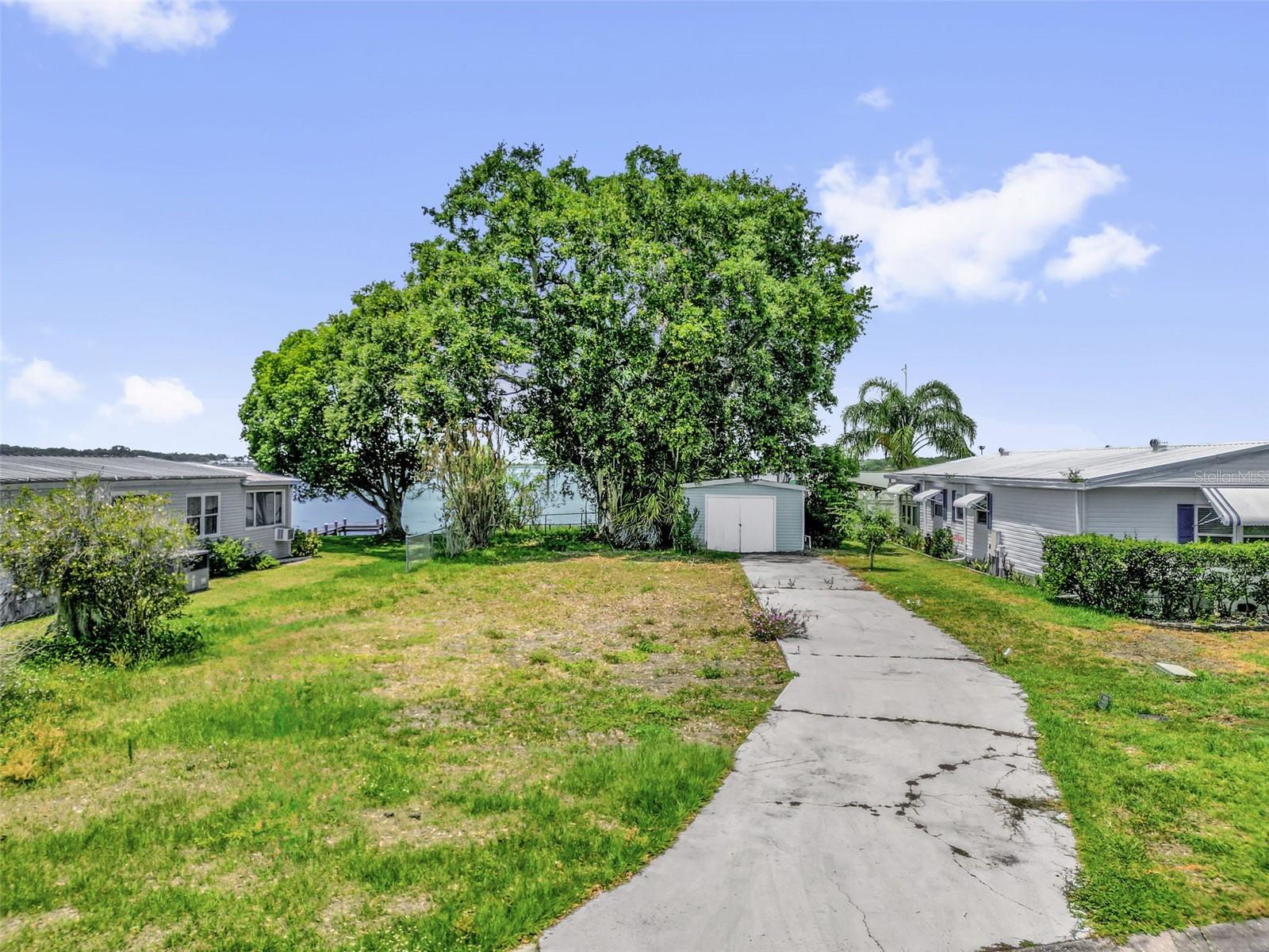 LAKE MARIANA ACRES - Land