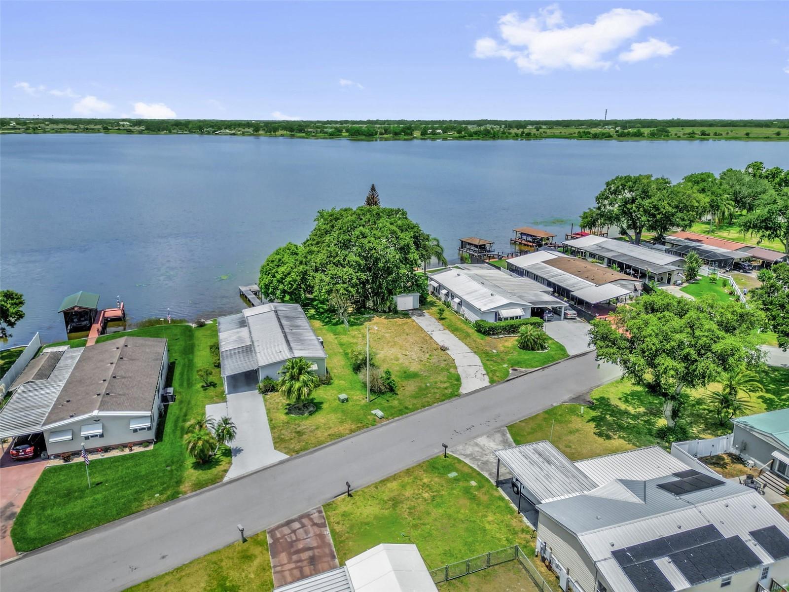 LAKE MARIANA ACRES - Land