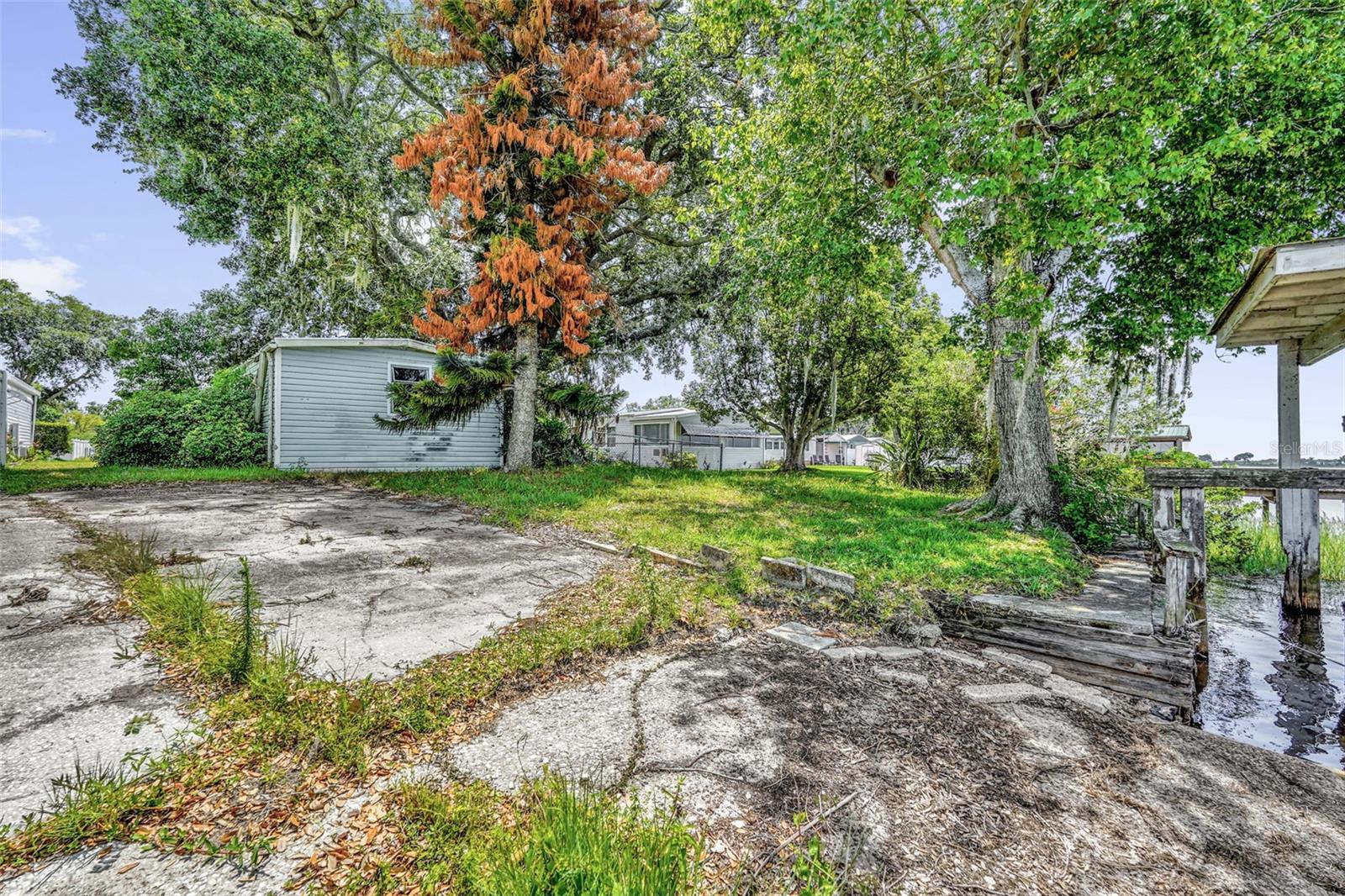 LAKE MARIANA ACRES - Land