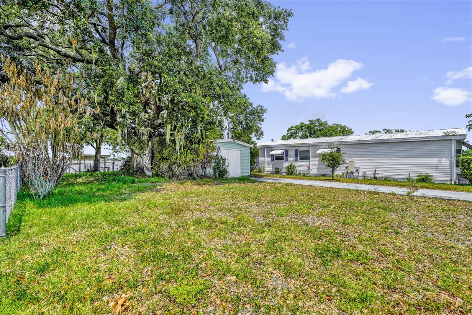 LAKE MARIANA ACRES - Land
