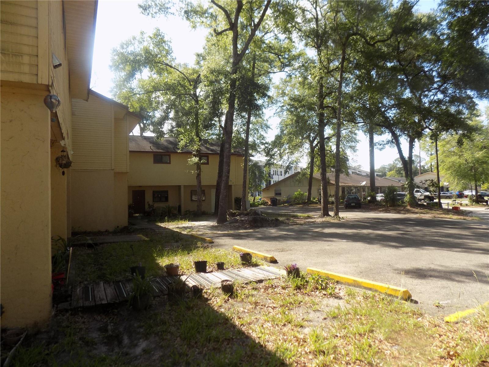 SUGARFOOT OAKS - Residential Income