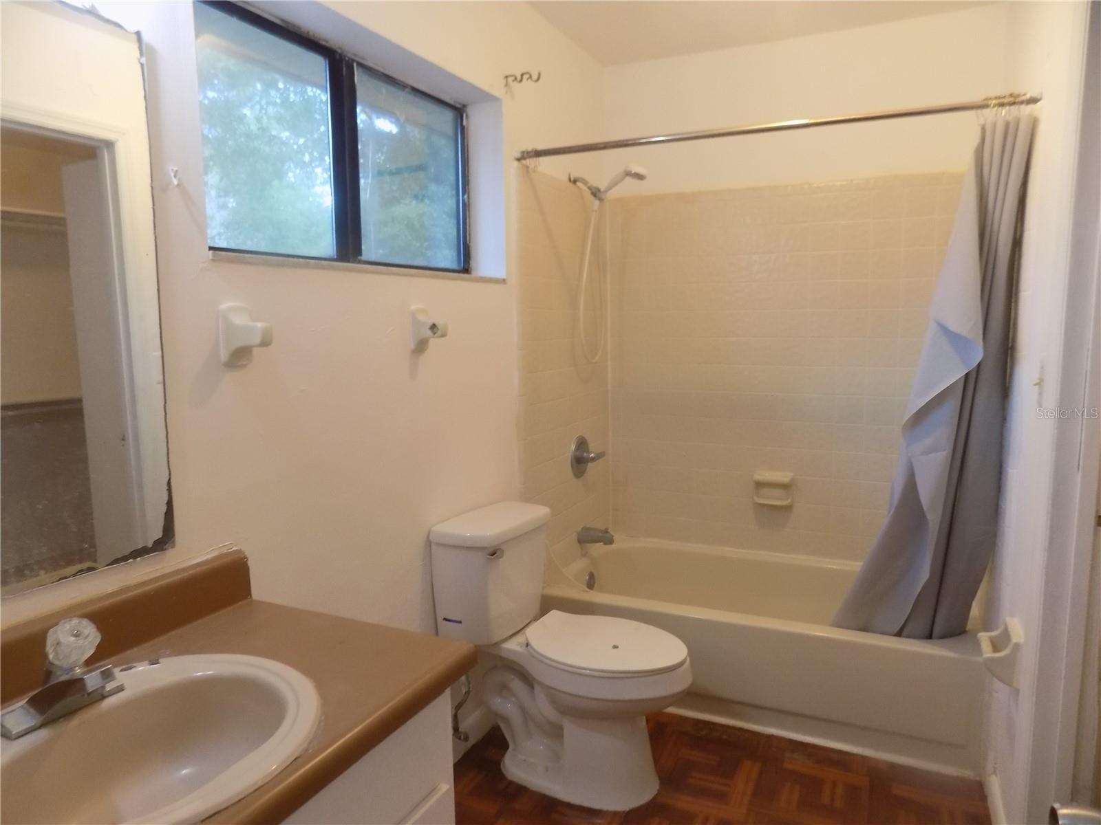 SUGARFOOT OAKS - Residential Income