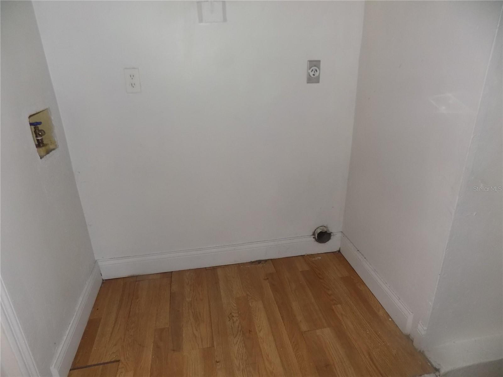 SUGARFOOT OAKS - Residential Income