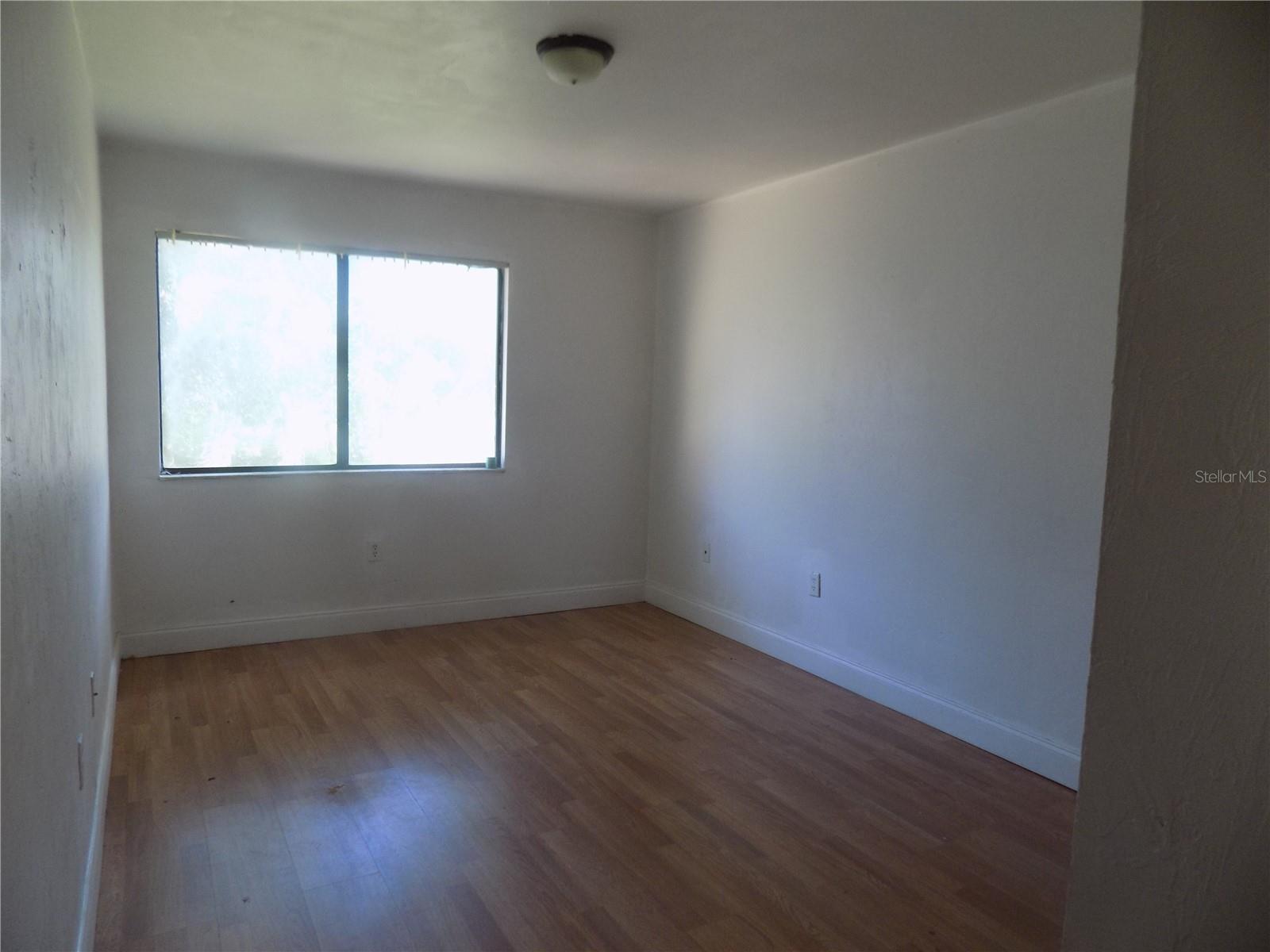 SUGARFOOT OAKS - Residential Income