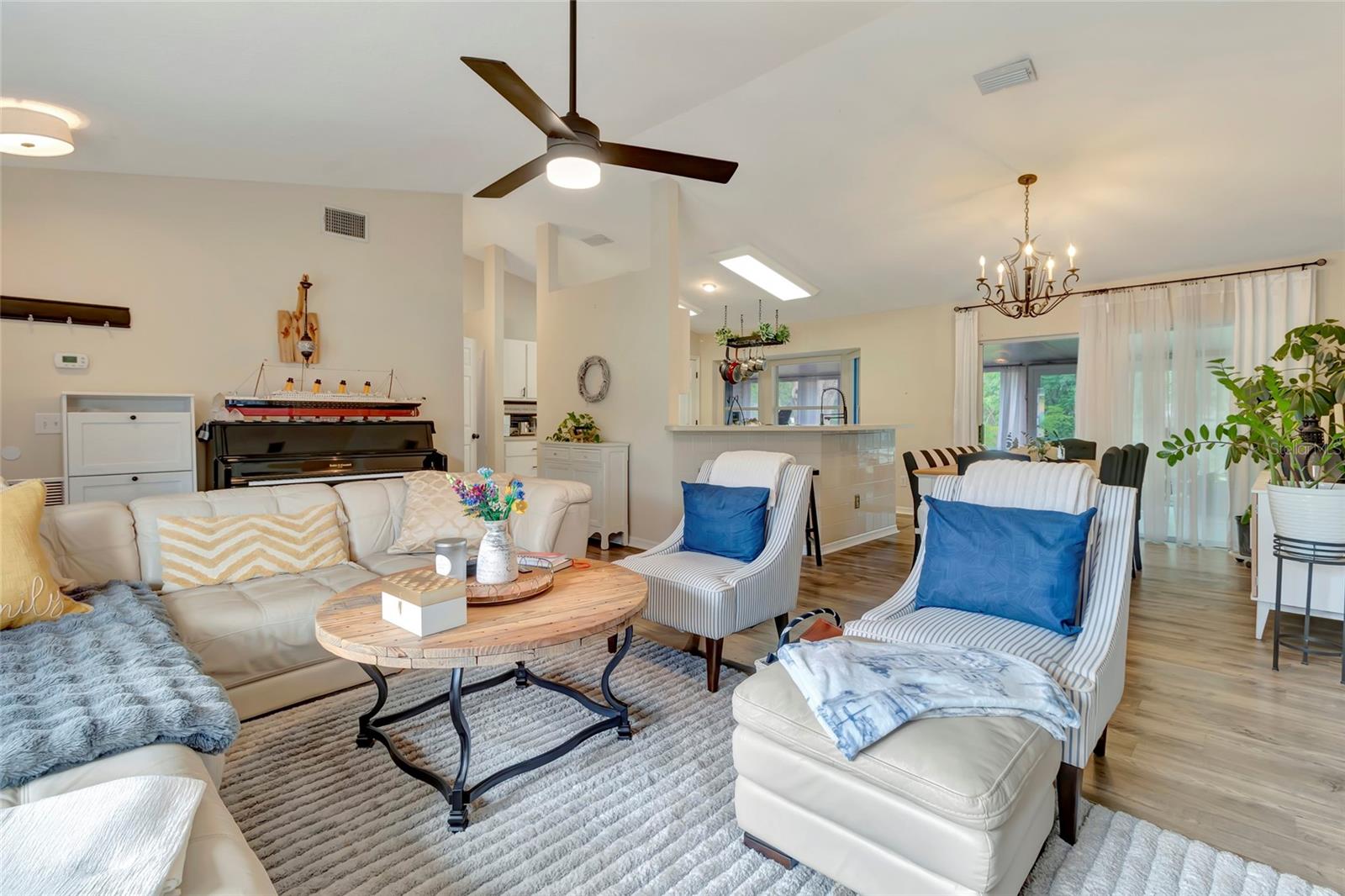 WEDGEWOOD CLUB 7TH ADD - Residential