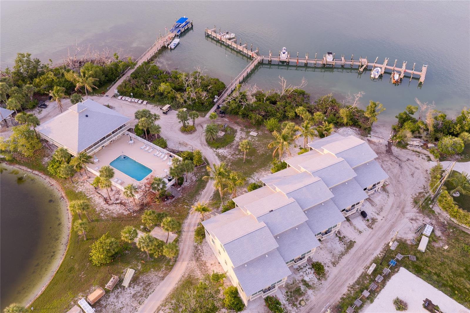 HIDEAWAY BAY BEACH CLUB PH 09 - Residential
