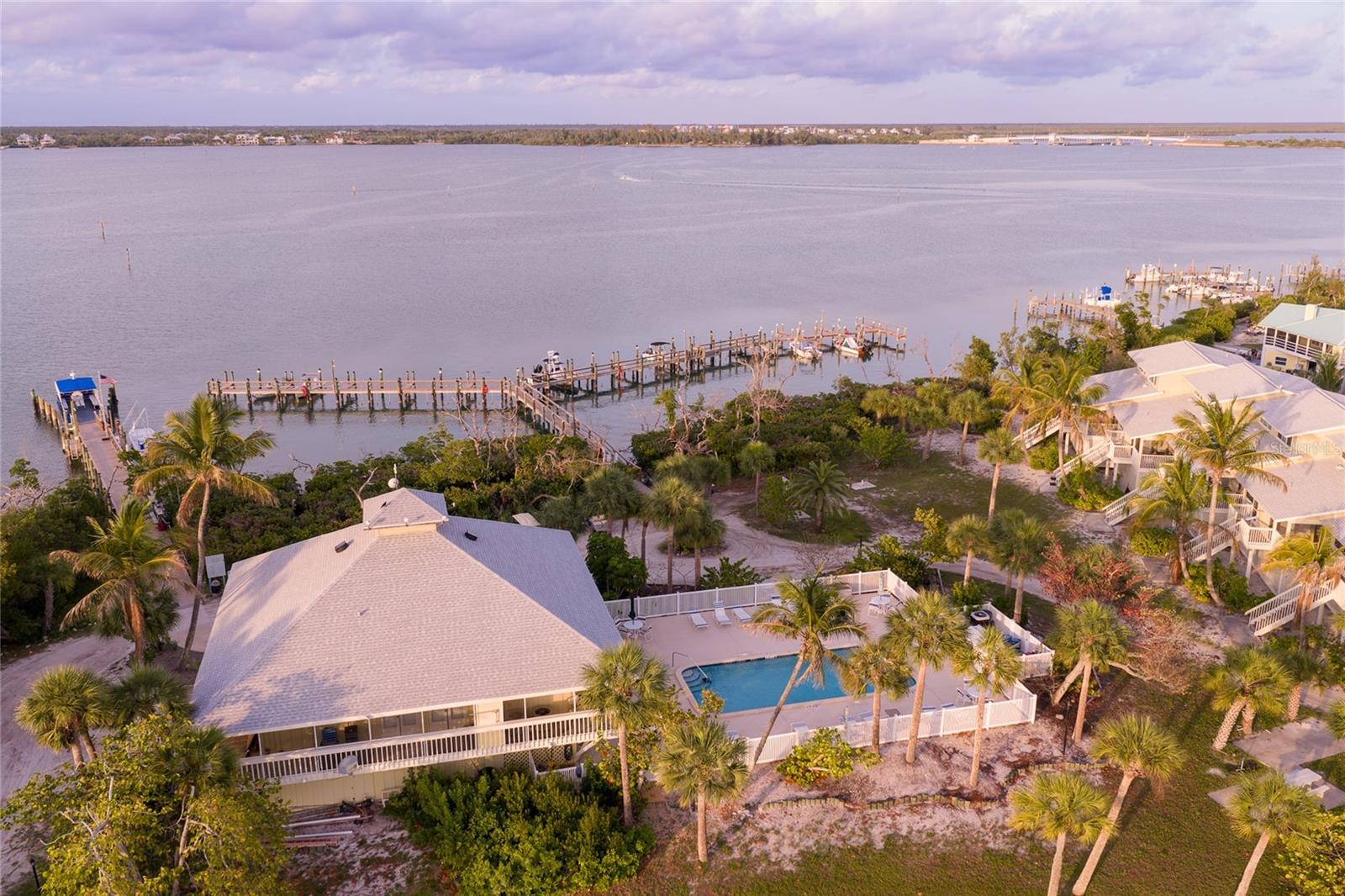 HIDEAWAY BAY BEACH CLUB PH 09 - Residential