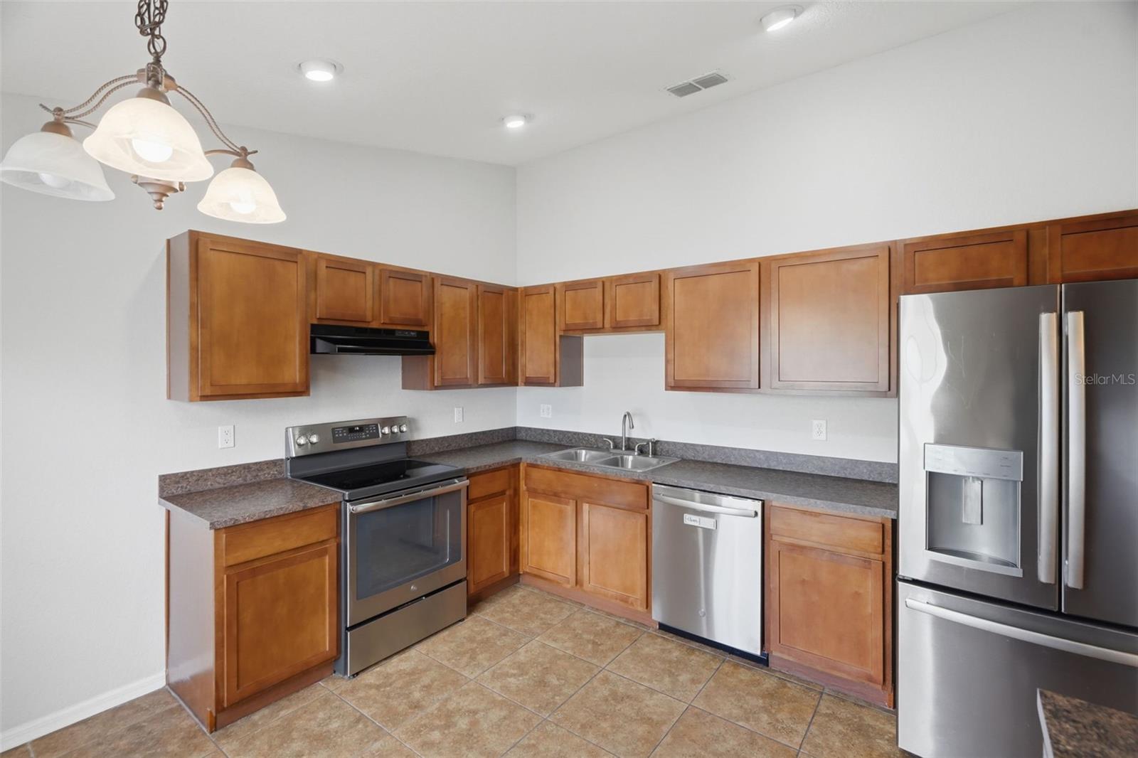ENCLAVE AT IMPERIAL LAKES - Residential