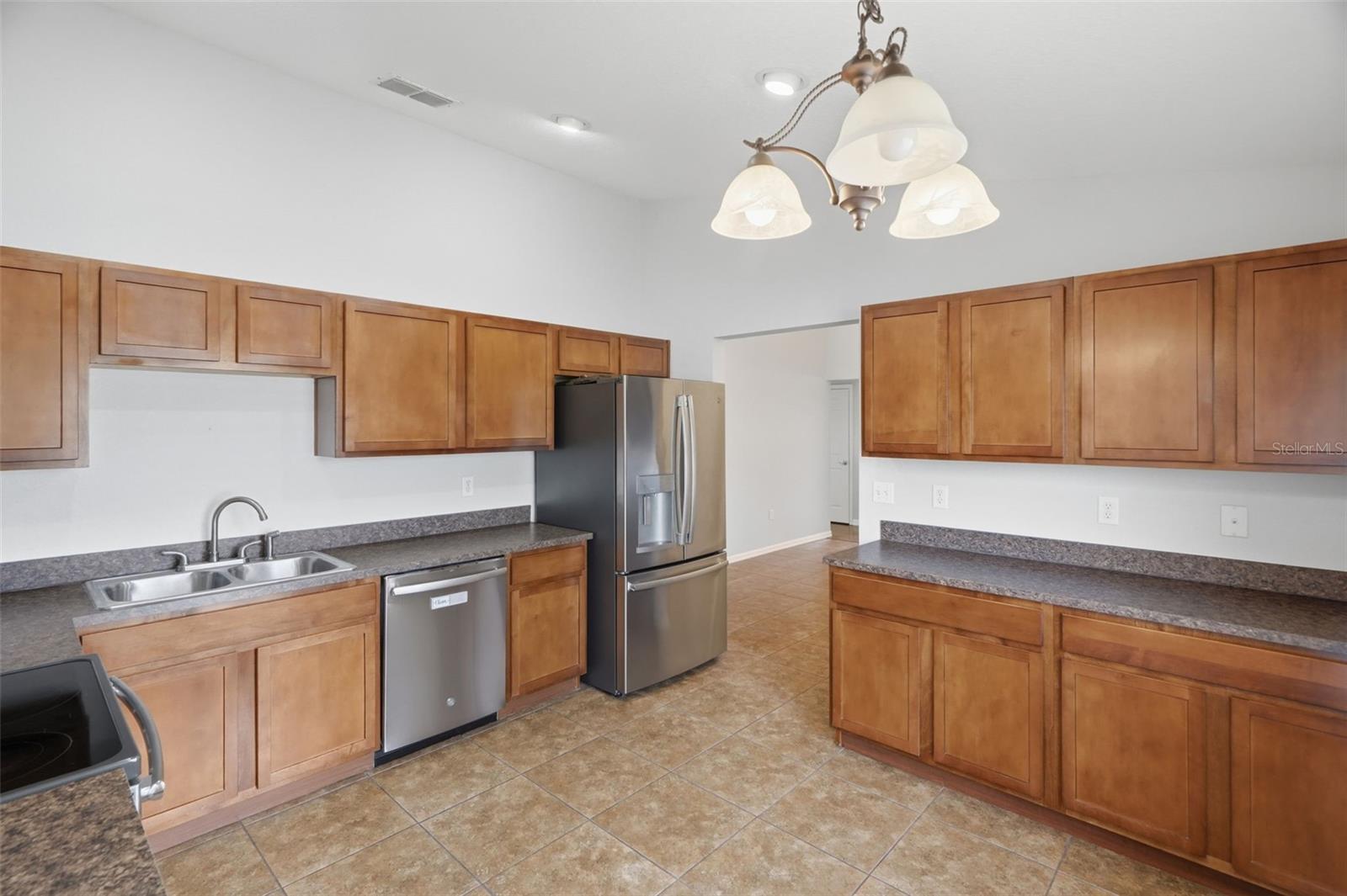 ENCLAVE AT IMPERIAL LAKES - Residential