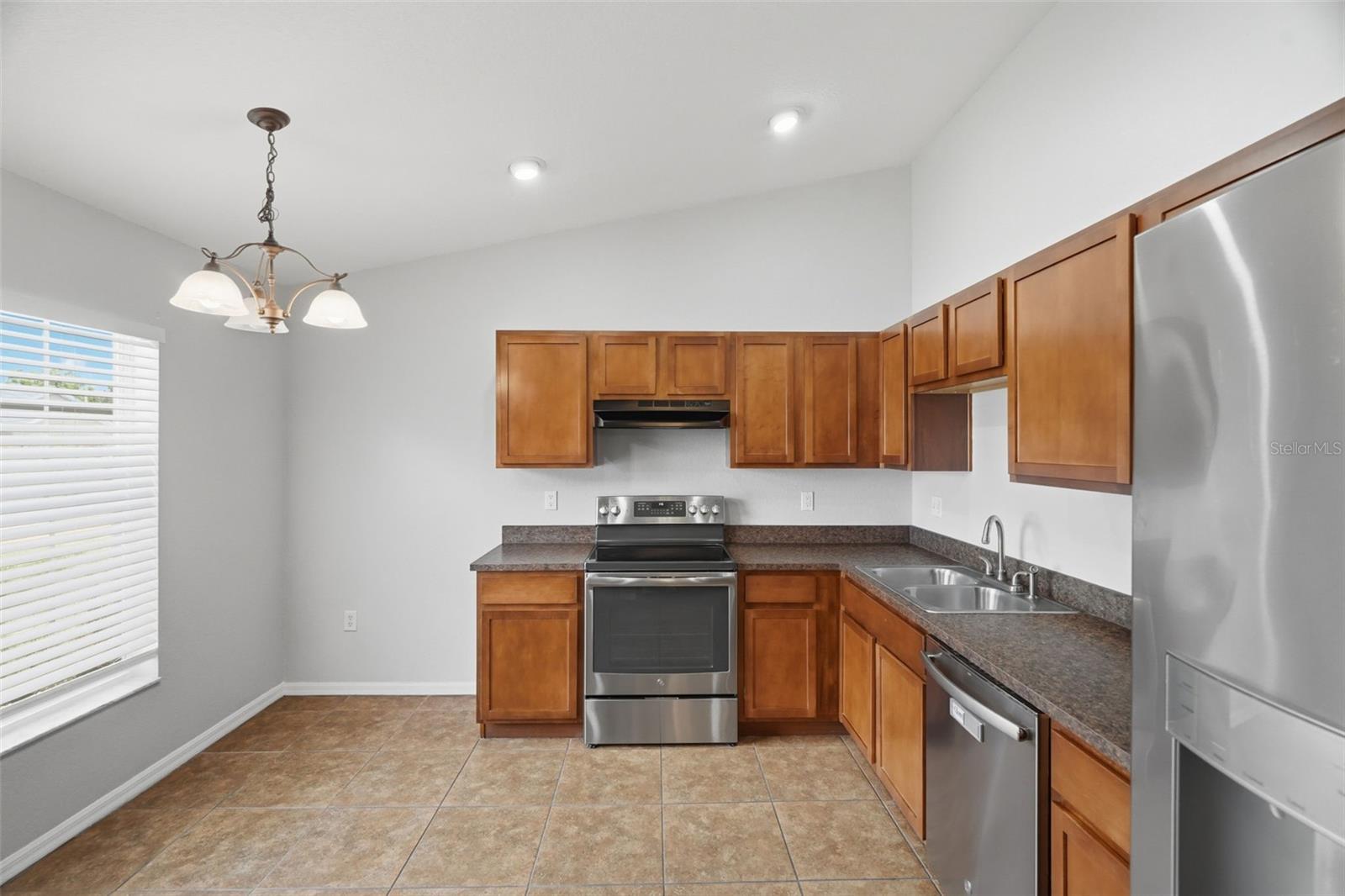 ENCLAVE AT IMPERIAL LAKES - Residential