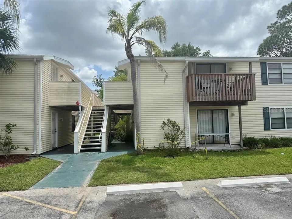 This is not bank-owned, an auction or foreclosure. Owner remodeled for family member but family member chose other living arrangements. Here is your chance to have a fully updated unit fit for higher end living without the cost.