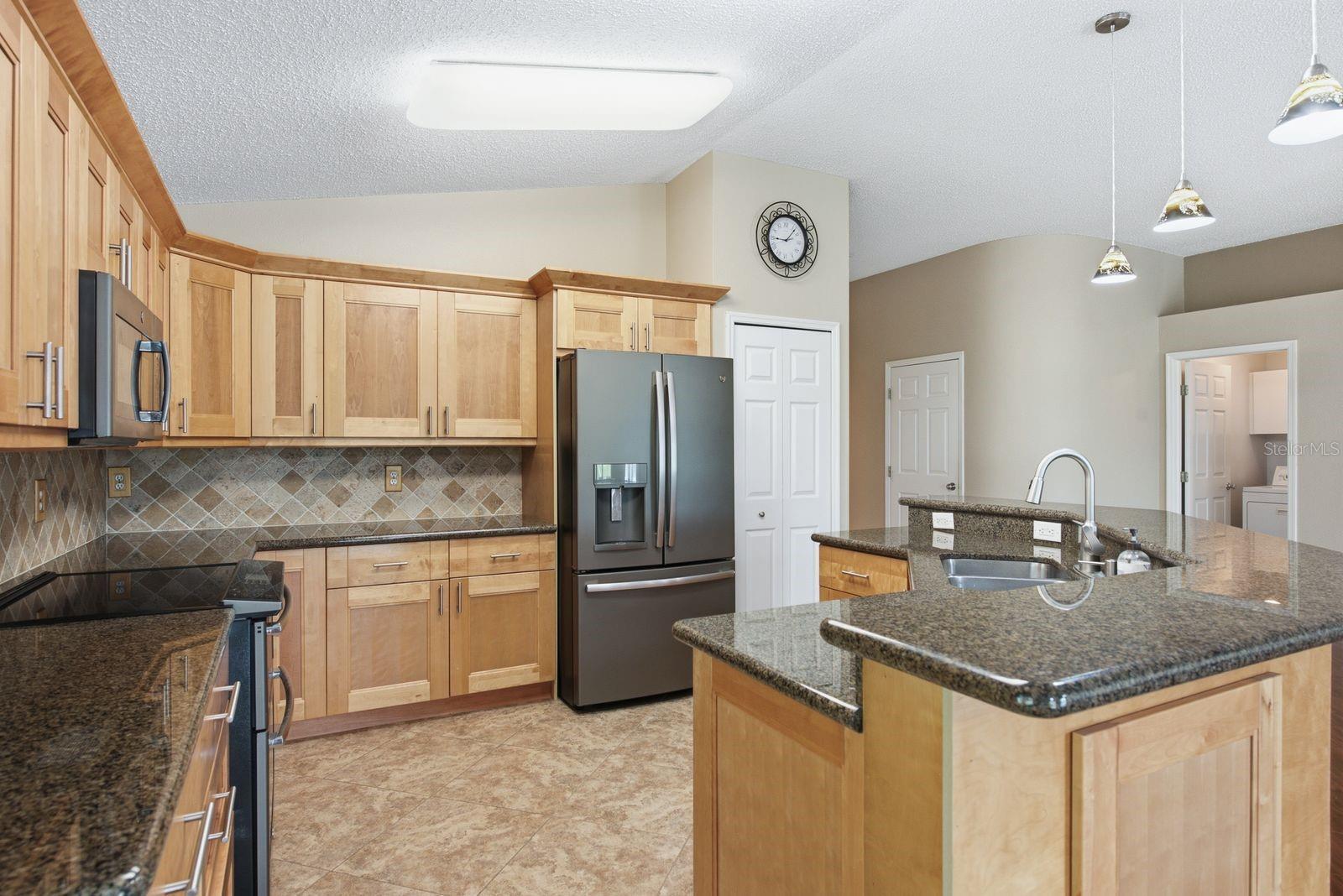 FOUNTAINS AT CYPRESS LAKES THE - Residential Lease
