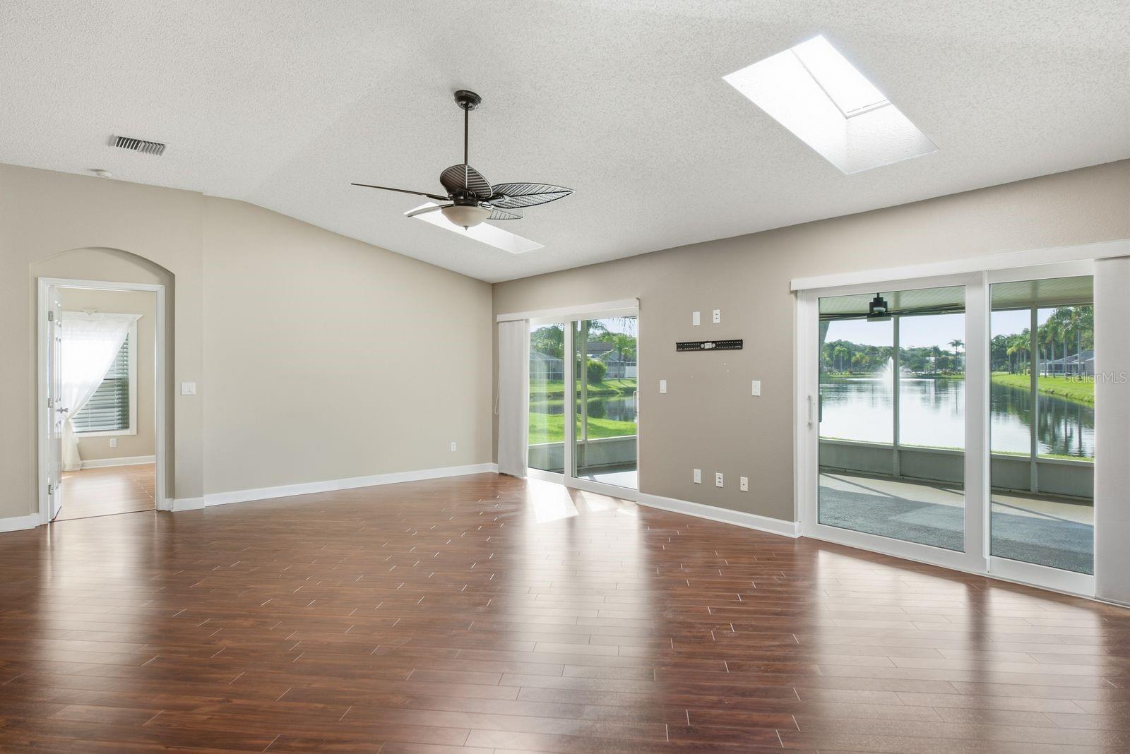 FOUNTAINS AT CYPRESS LAKES THE - Residential Lease