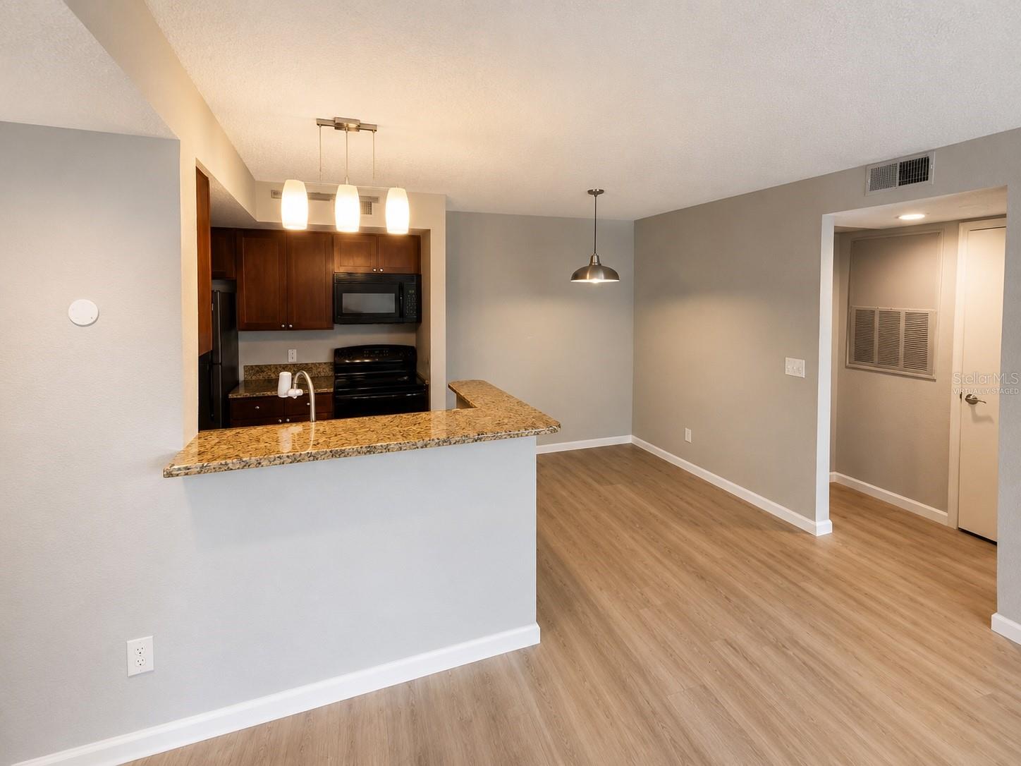 RESIDENCES/MILLENIA - Residential Lease