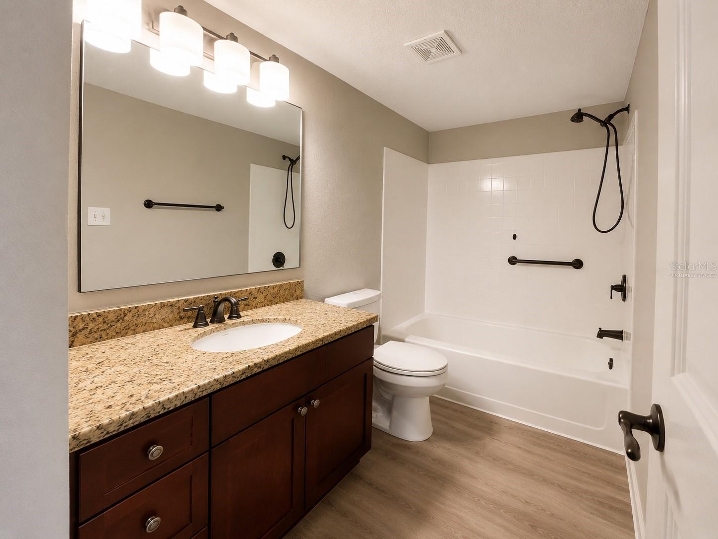RESIDENCES/MILLENIA - Residential Lease