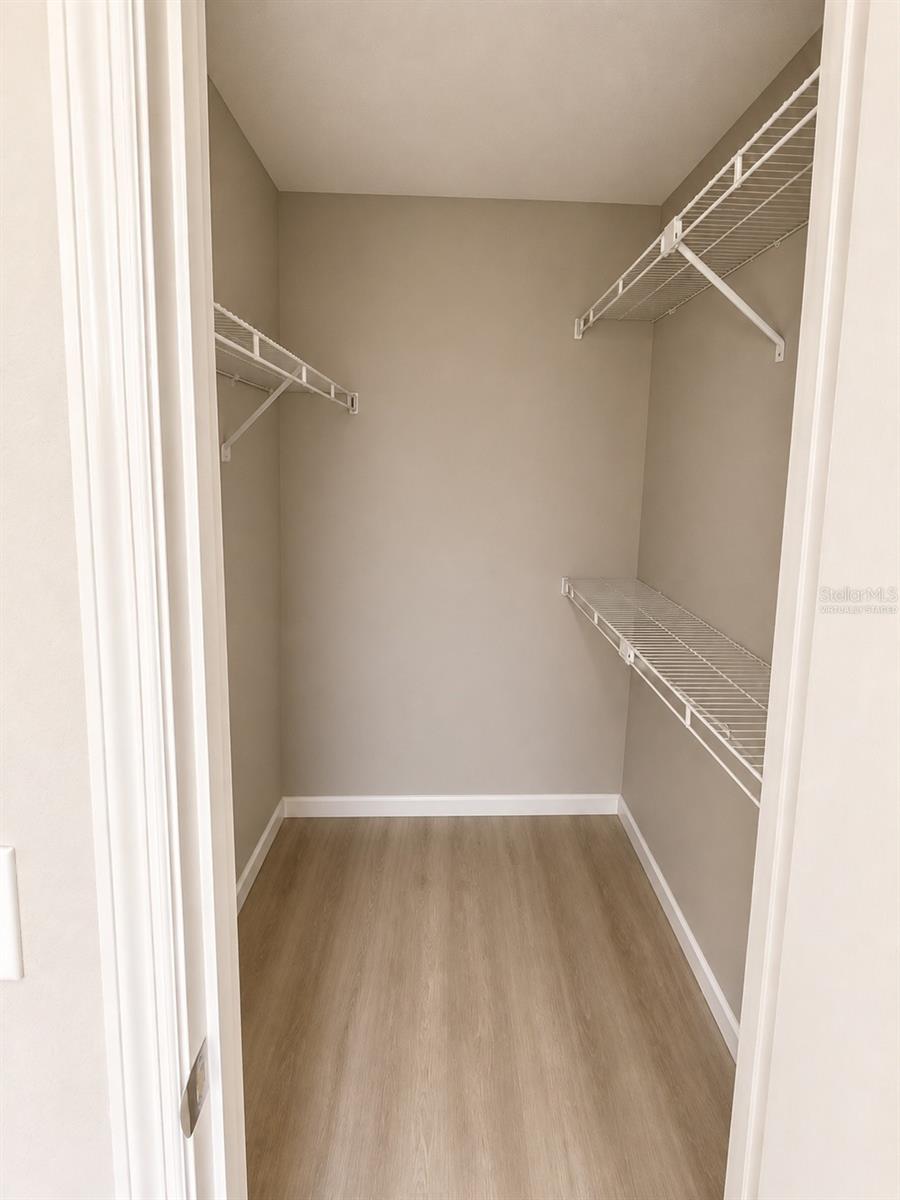 RESIDENCES/MILLENIA - Residential Lease