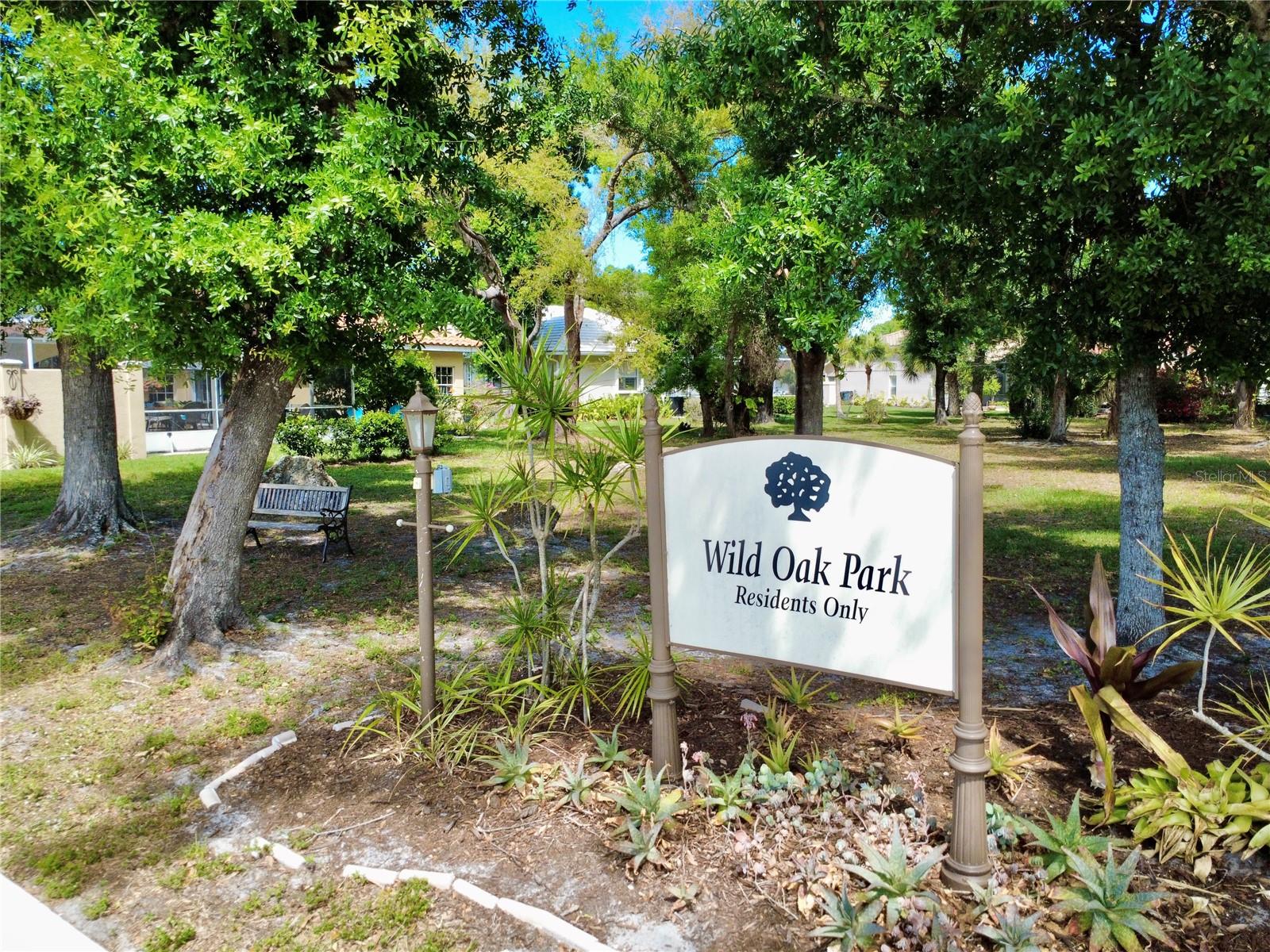 PARK ESTATES - Land