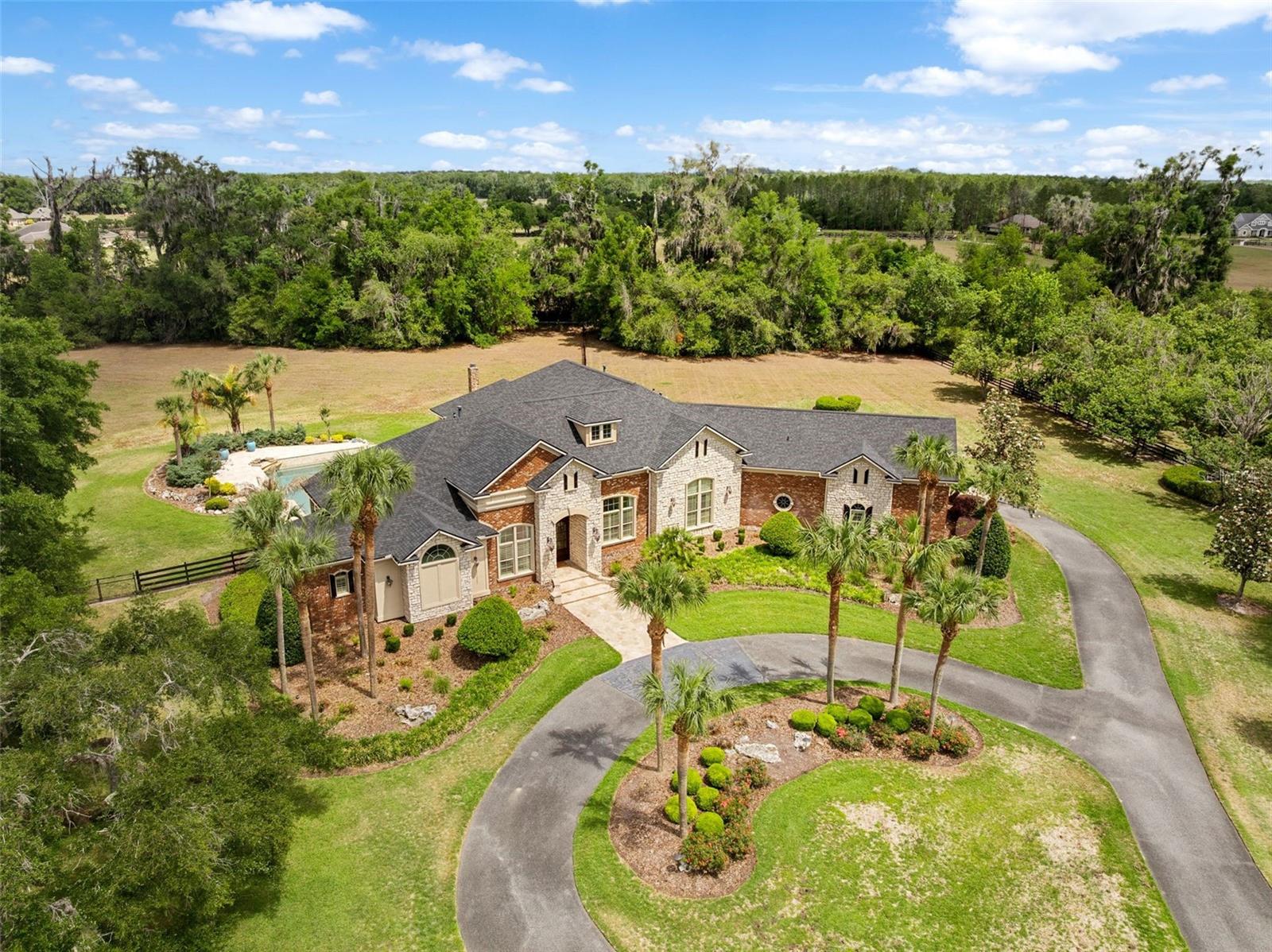 THE GROVE - Residential