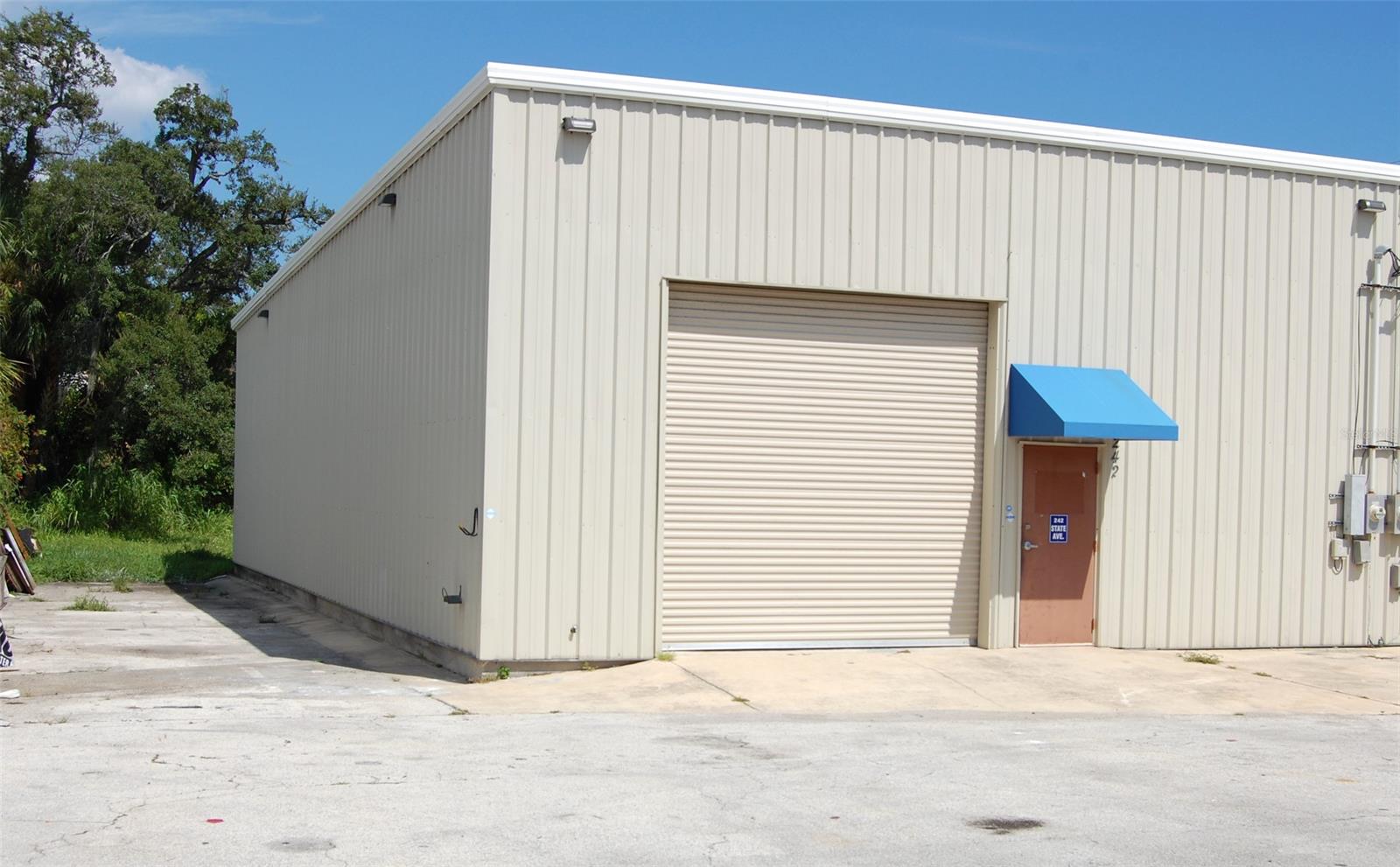 Terrific central location just off of US 1 in Holly Hill in the commercial district. Newly renovated space including new AC system throughout the 2275 sq feet of space. There are two 12 x 15 offices with new flooring, molding, paint , ceiling fans and light fixtures. This unit has a full bath set up including a shower. There is an additional 25 x 15 loft storage space. The unit is 65 feet deep. $2370/ month. ;Water: City