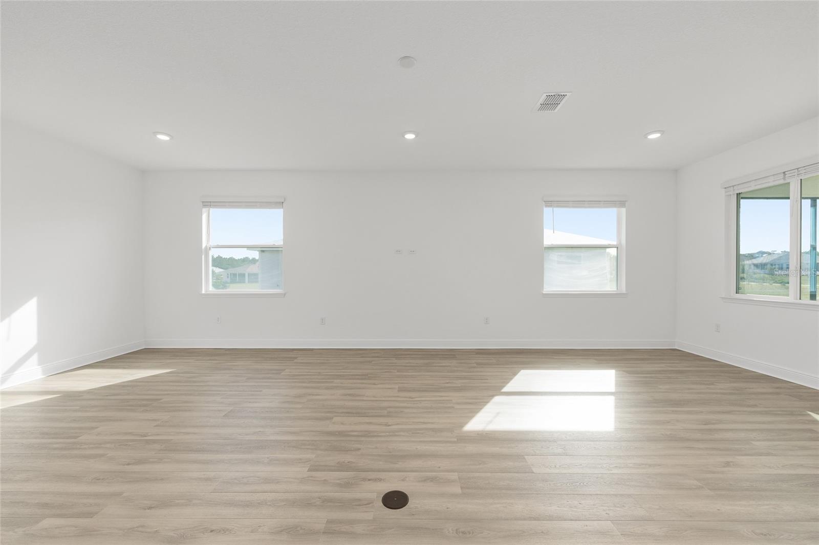 ON TOP OF THE WORLD - Residential
