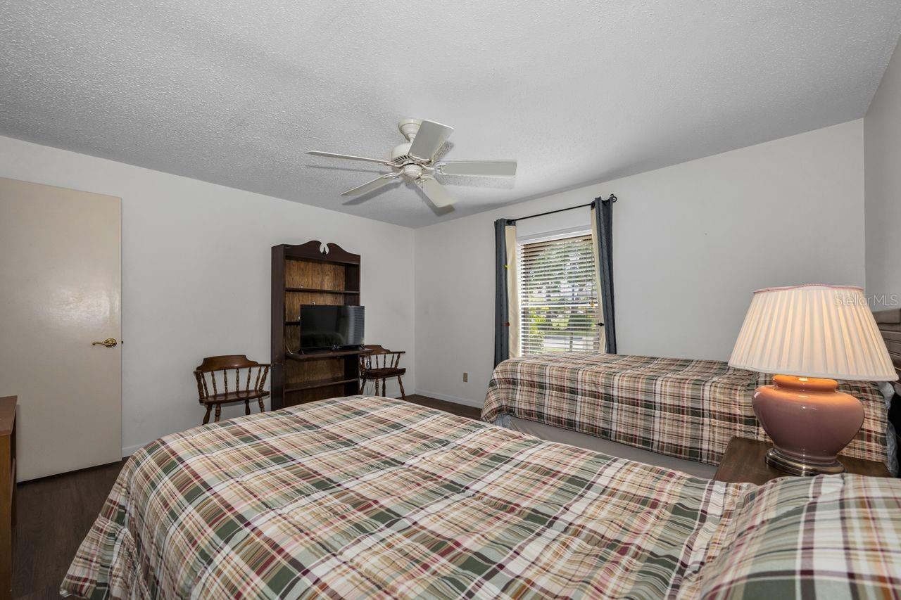 CONDO IV TARPON WOODS - Residential