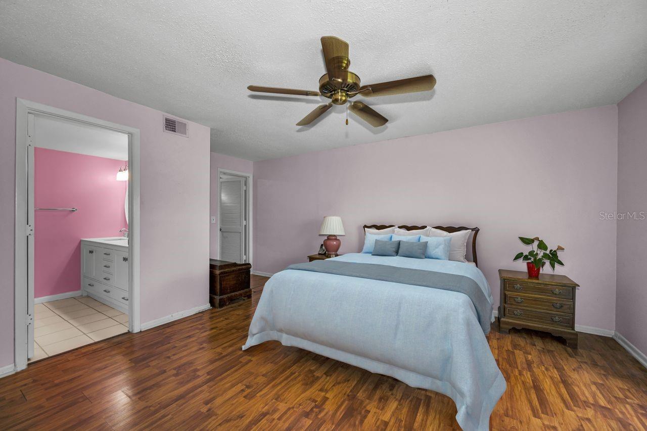 CONDO IV TARPON WOODS - Residential