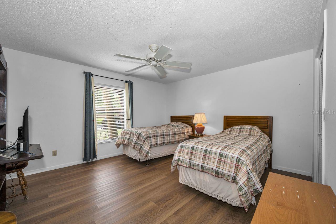 CONDO IV TARPON WOODS - Residential