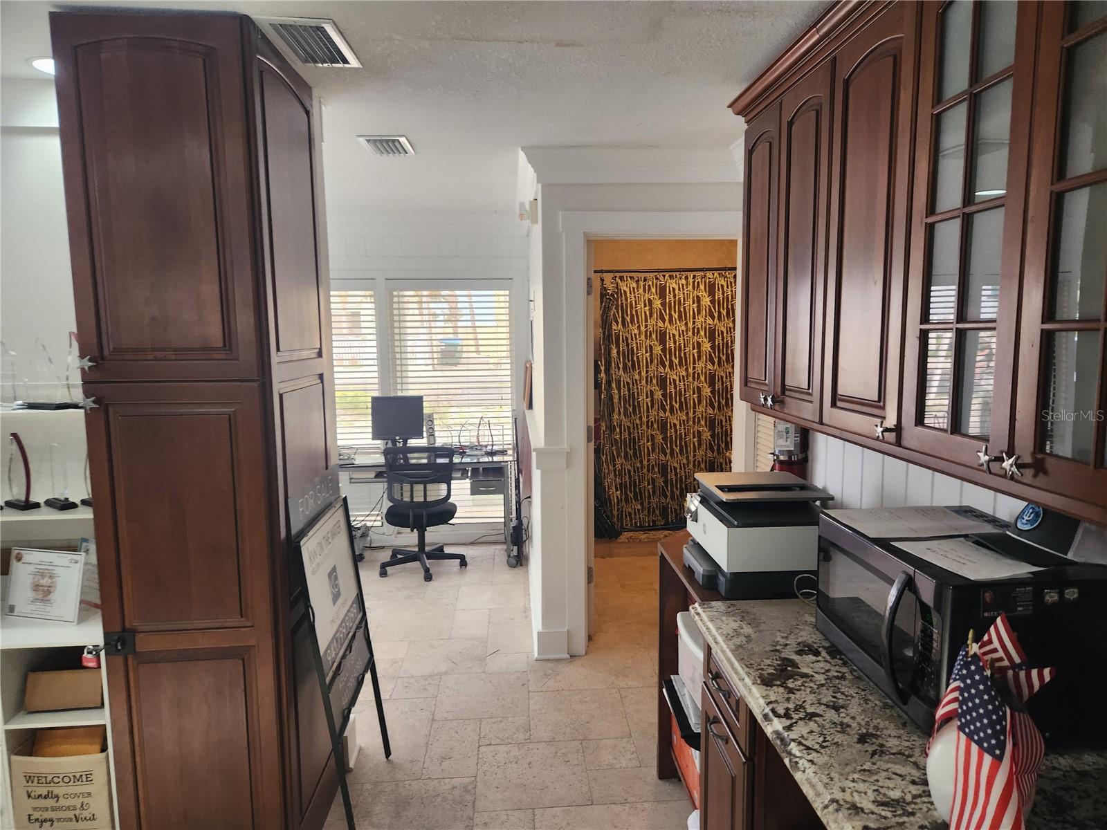 BEACH PLAZA - Commercial Sale