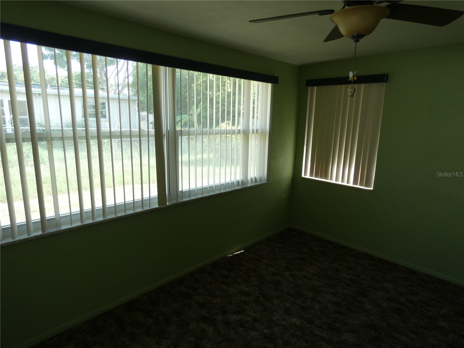 COLONIAL HILLS - Residential