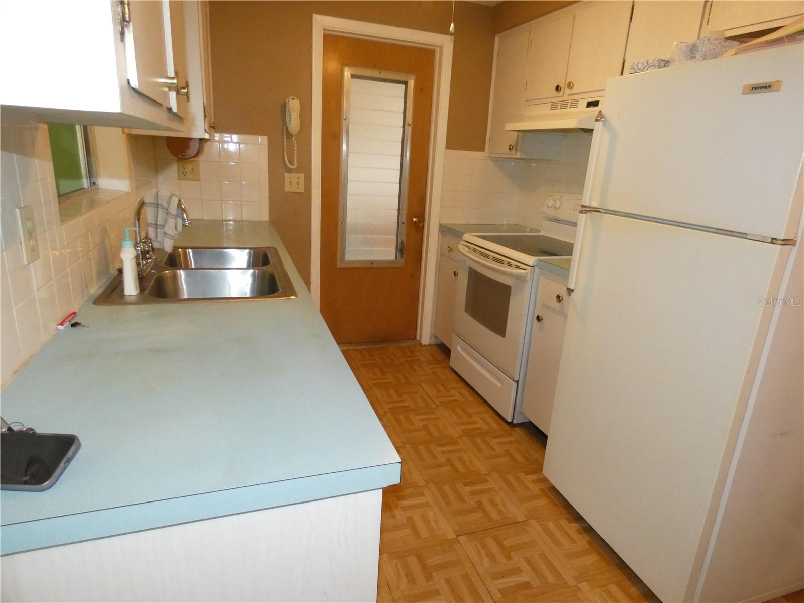 COLONIAL HILLS - Residential