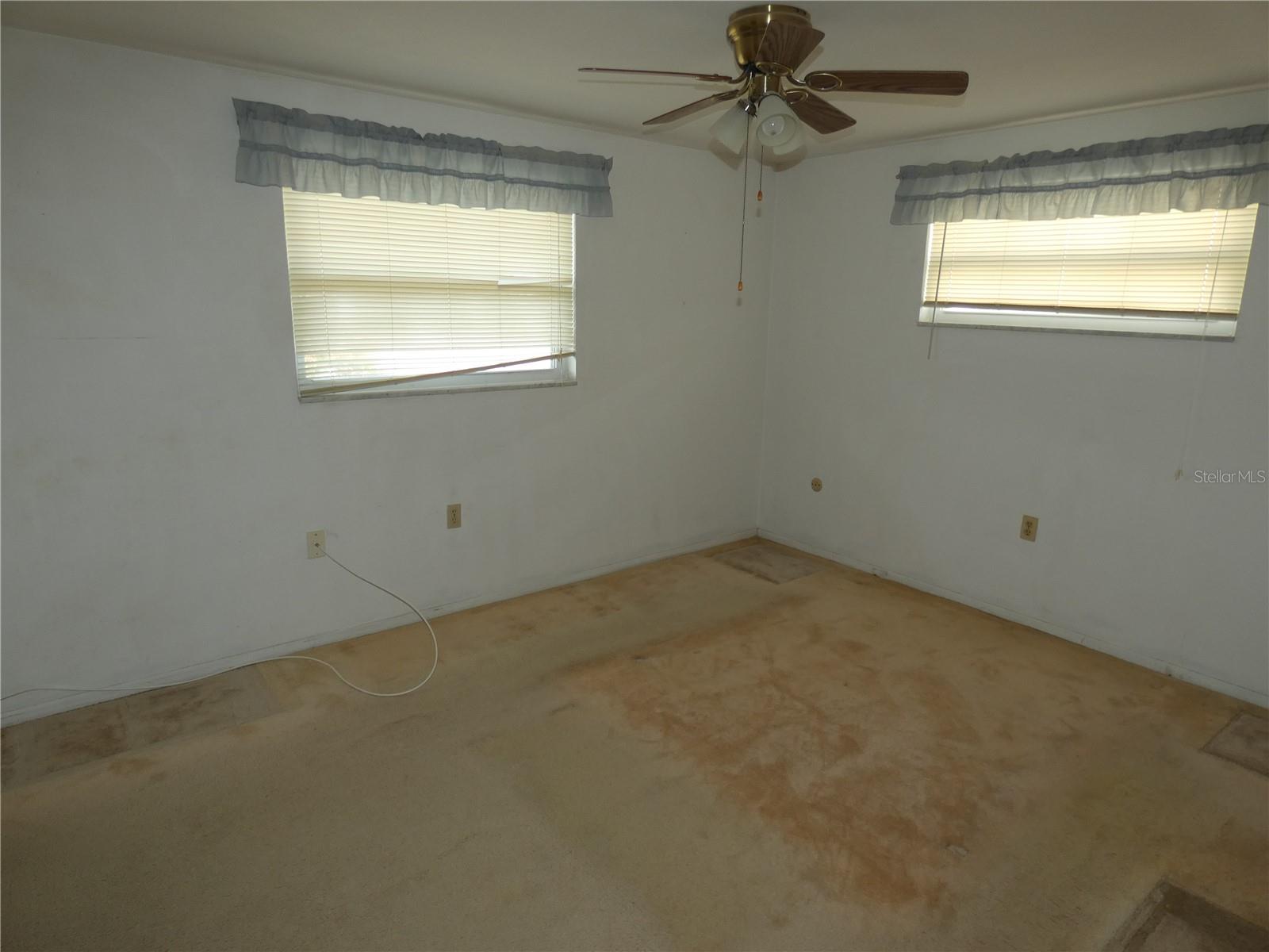 COLONIAL HILLS - Residential