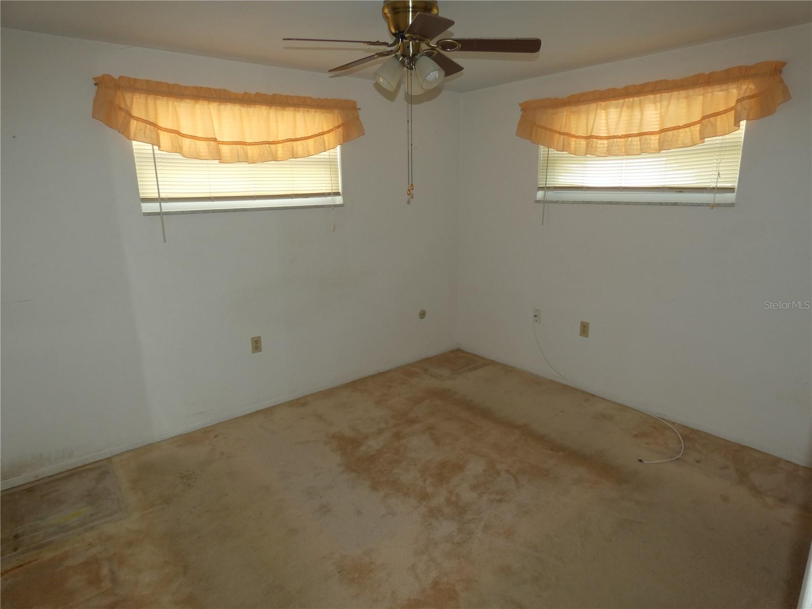 COLONIAL HILLS - Residential