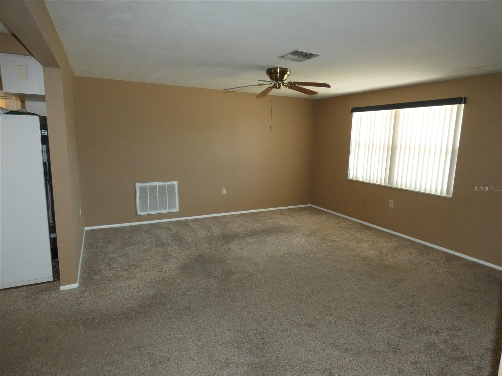 COLONIAL HILLS - Residential