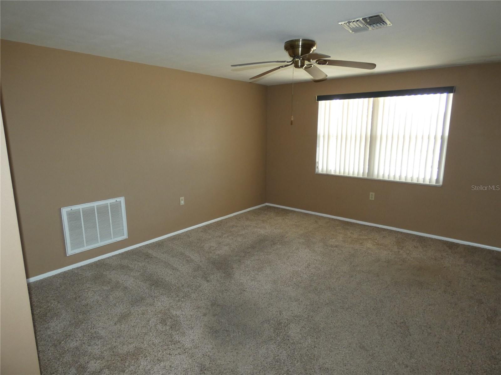 COLONIAL HILLS - Residential