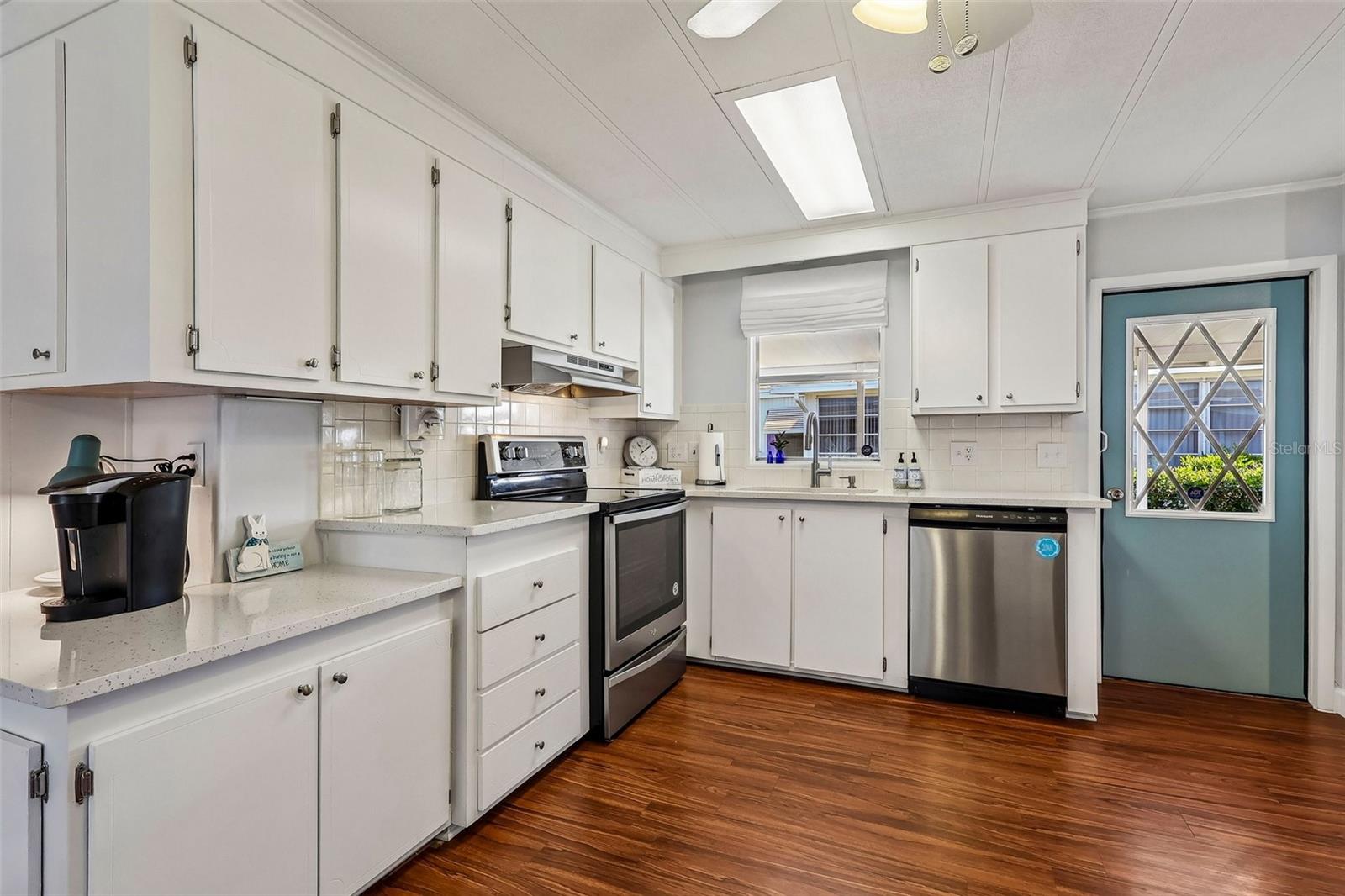 TAVARES LAKE FRANCES ESTATES - Residential