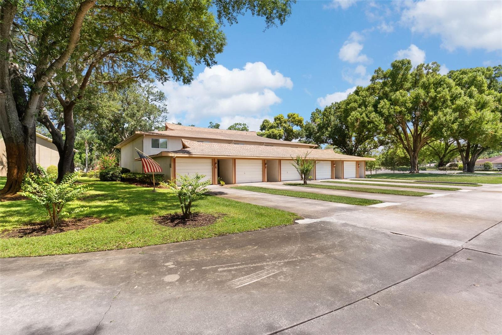 GOLF VIEW TWNHS INC - Residential