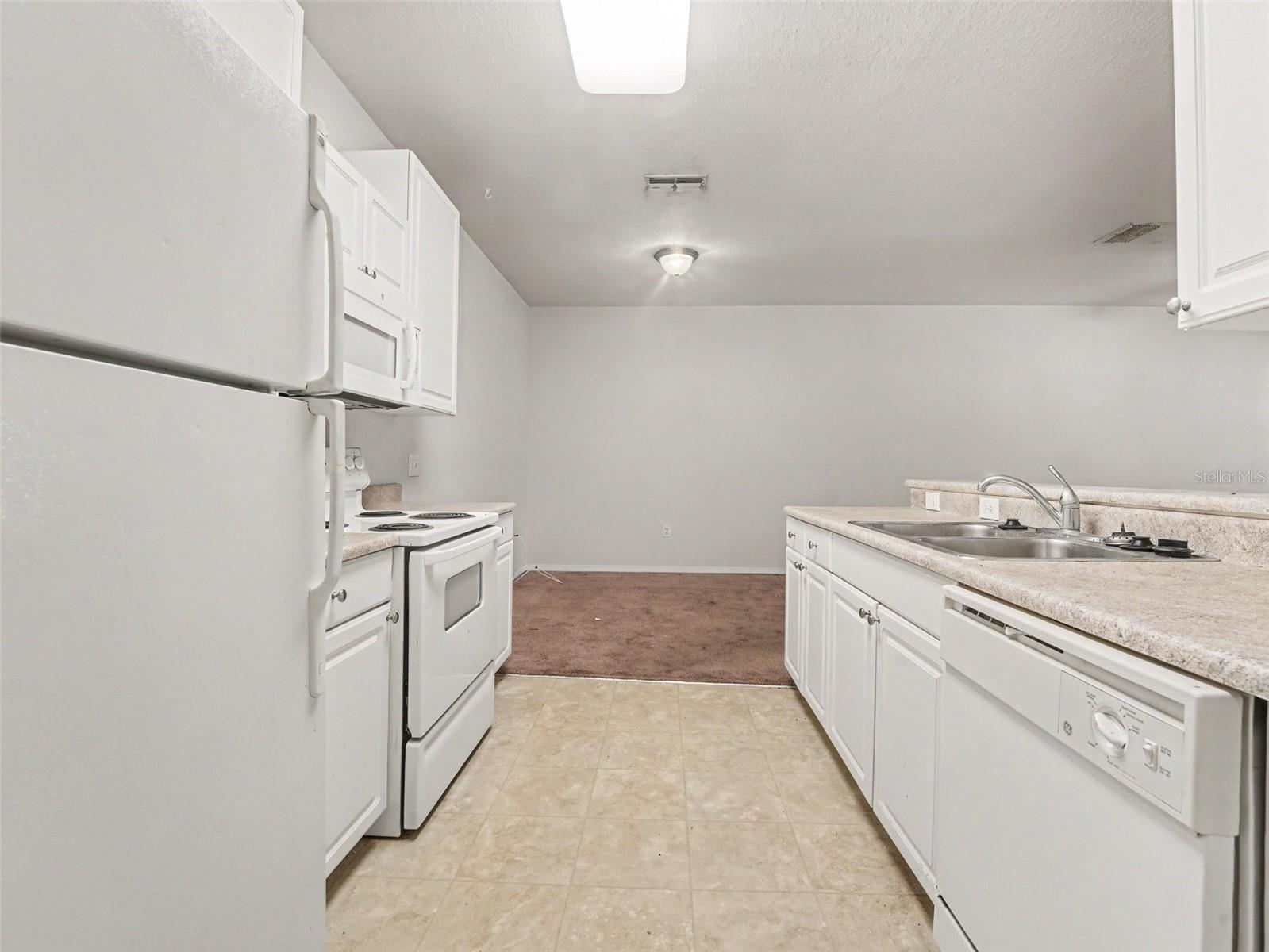 VILLAS AT SOUTHERN DUNES CONDO - Residential