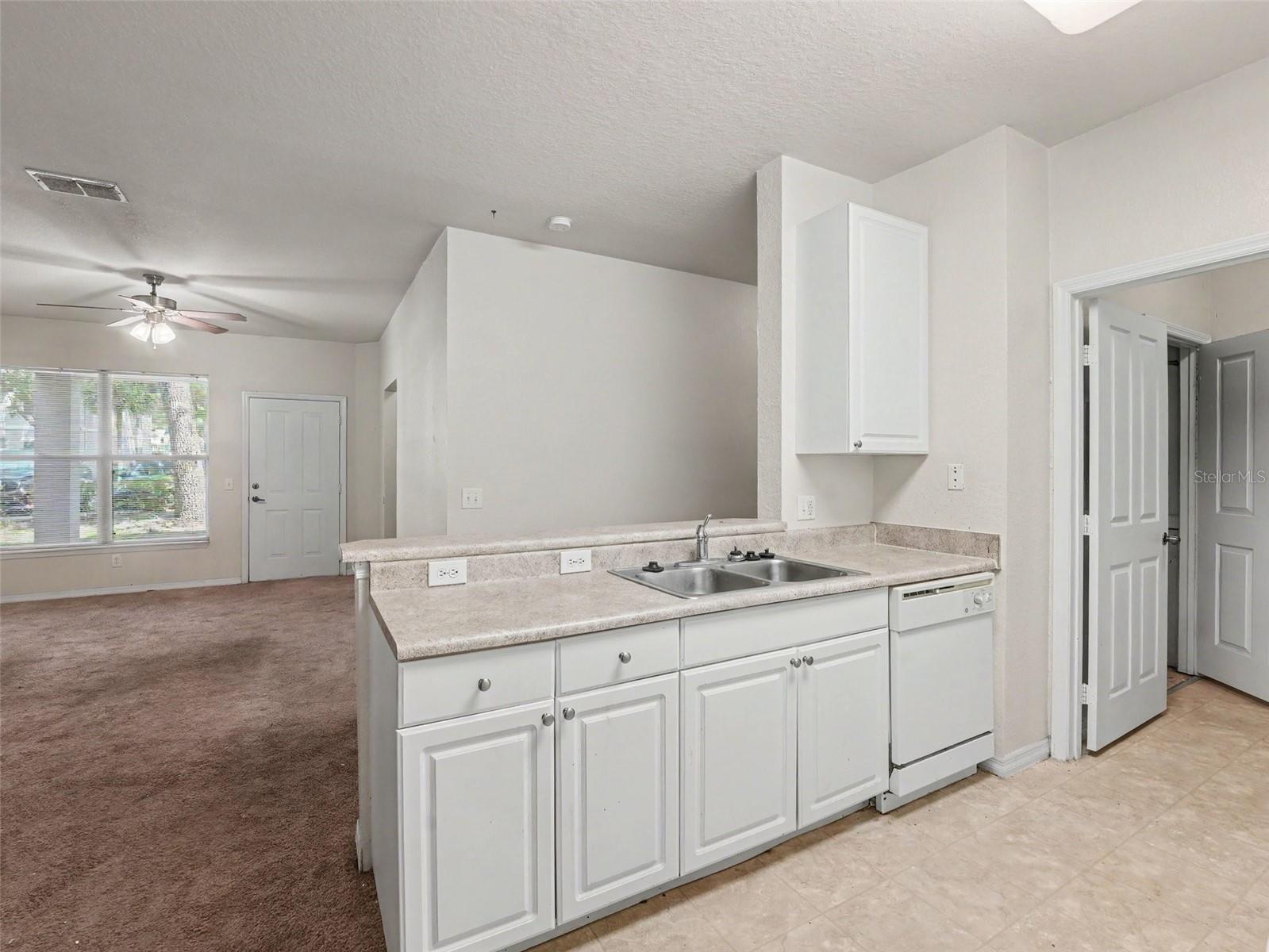 VILLAS AT SOUTHERN DUNES CONDO - Residential