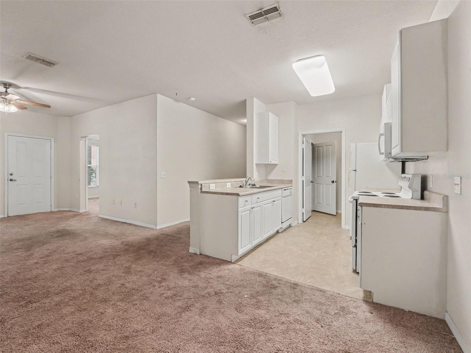 VILLAS AT SOUTHERN DUNES CONDO - Residential
