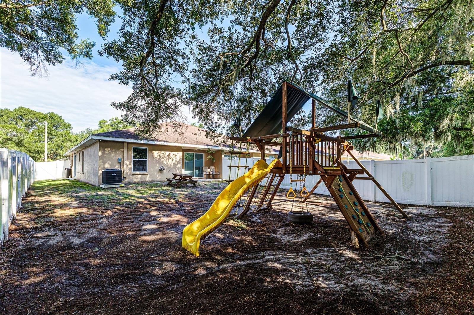 TOWER PALMS - Residential
