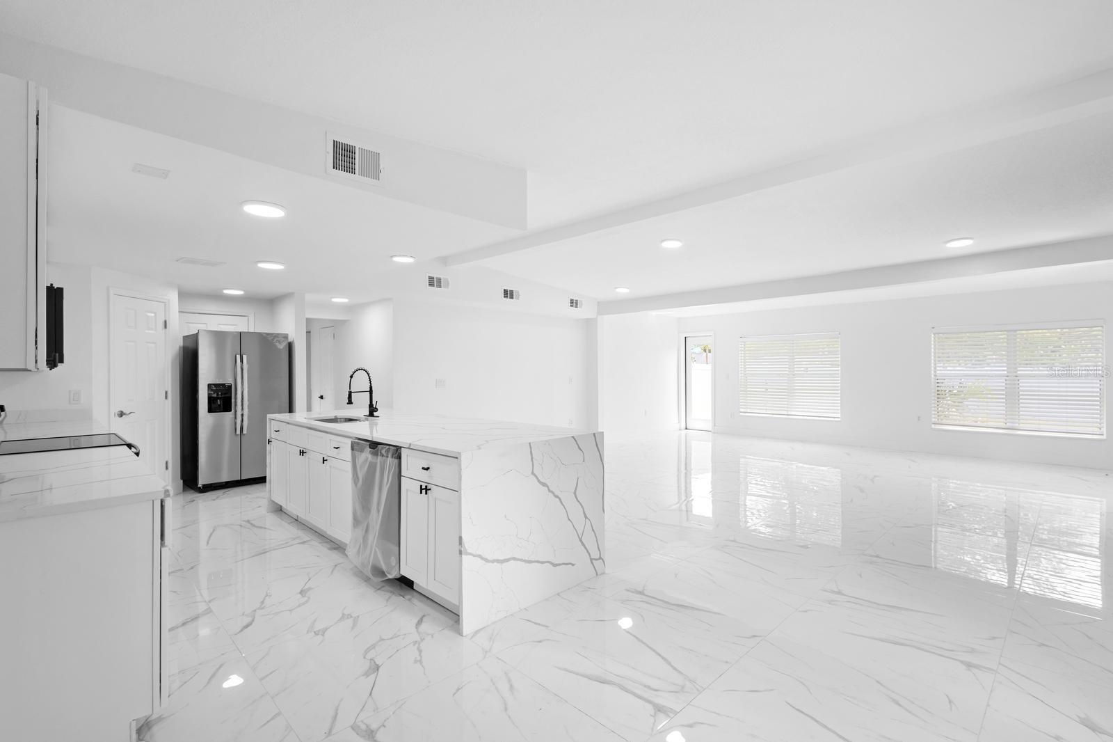 MINNEHAHA SHORES - Residential