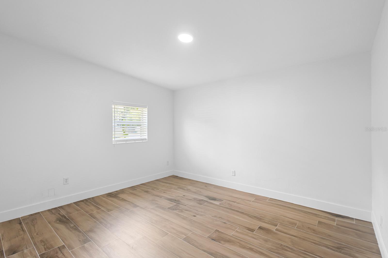 MINNEHAHA SHORES - Residential