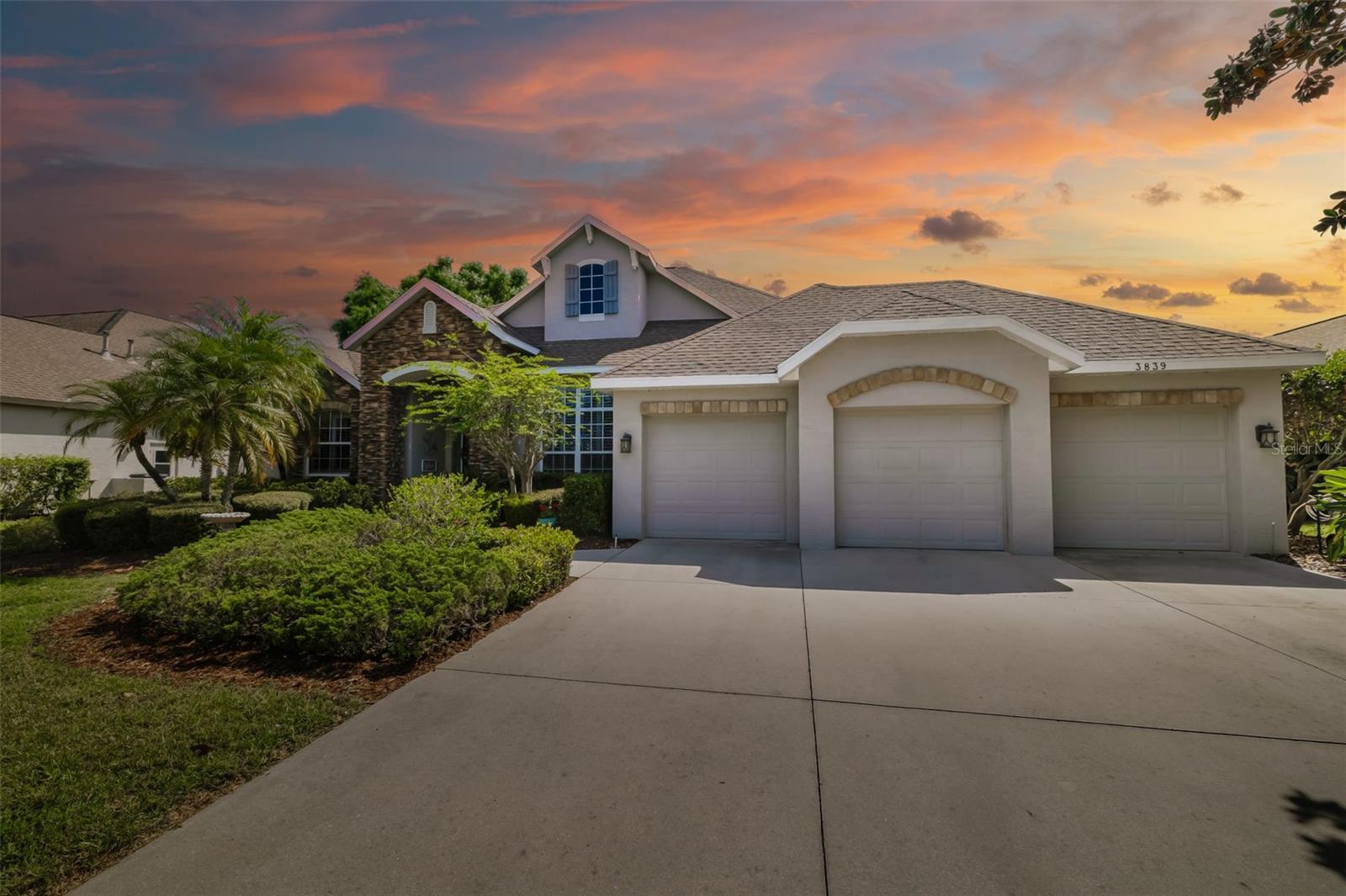 OAK CREEK - Residential