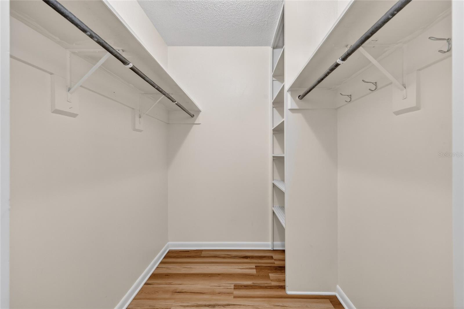 MOUNT DORA COLONIAL ARMS CONDO - Residential