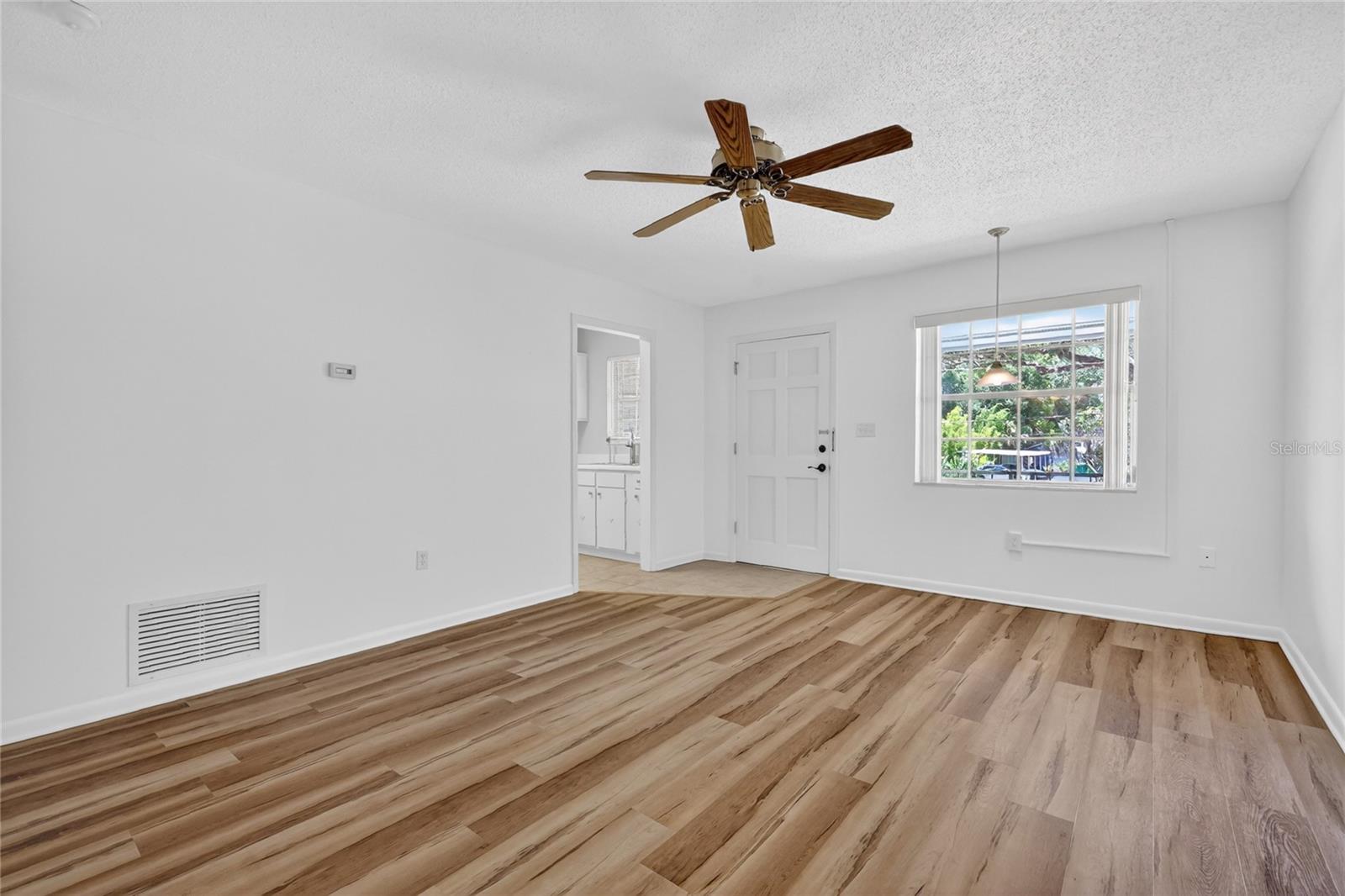MOUNT DORA COLONIAL ARMS CONDO - Residential