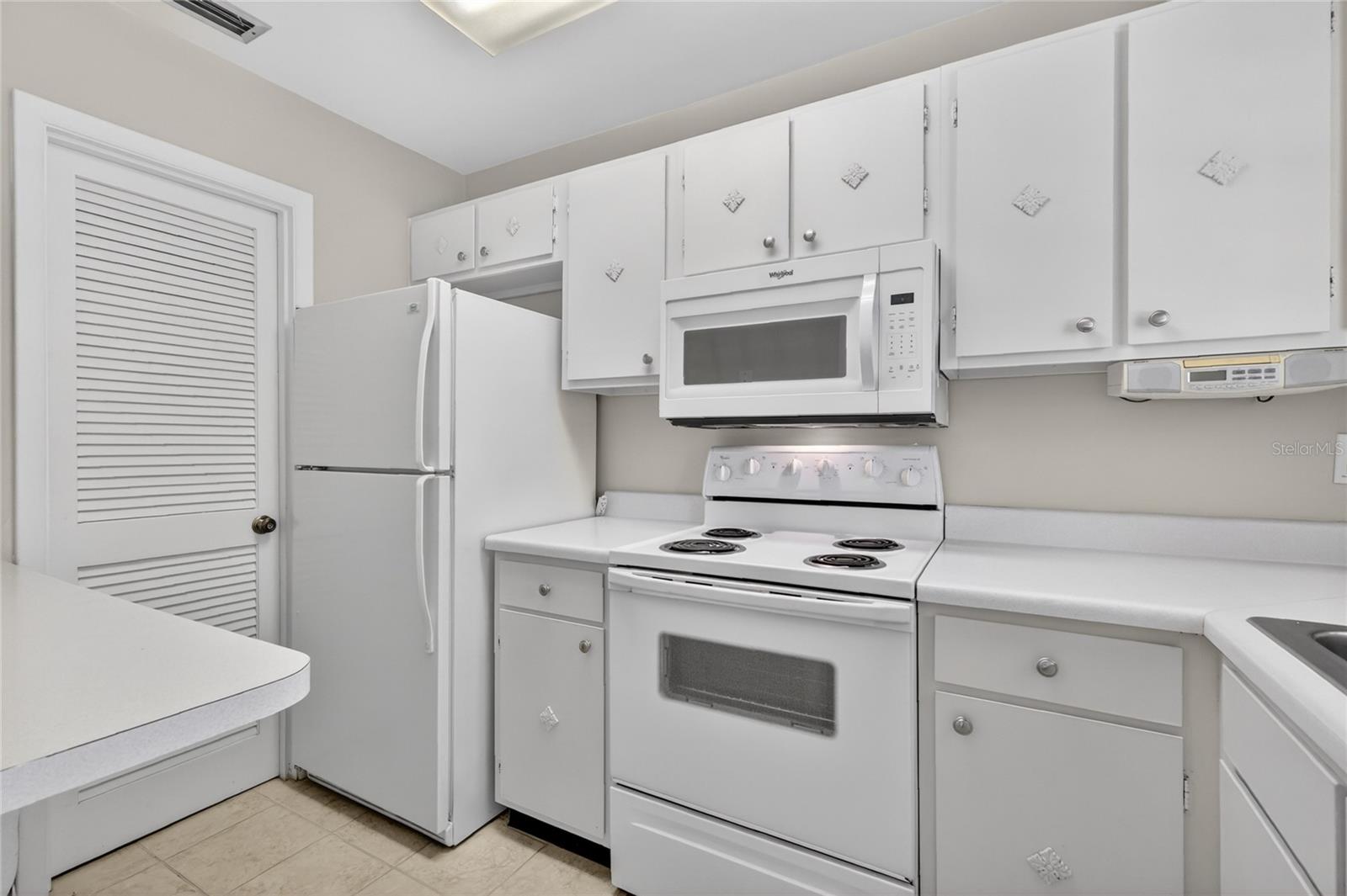 MOUNT DORA COLONIAL ARMS CONDO - Residential