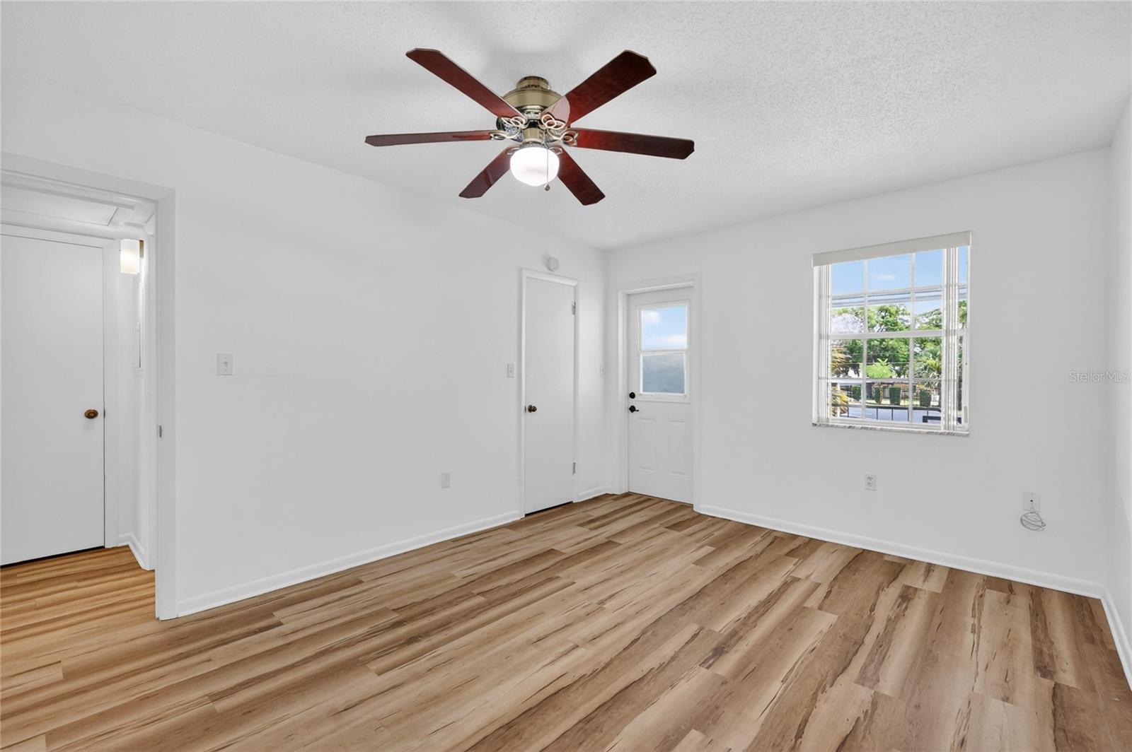 MOUNT DORA COLONIAL ARMS CONDO - Residential