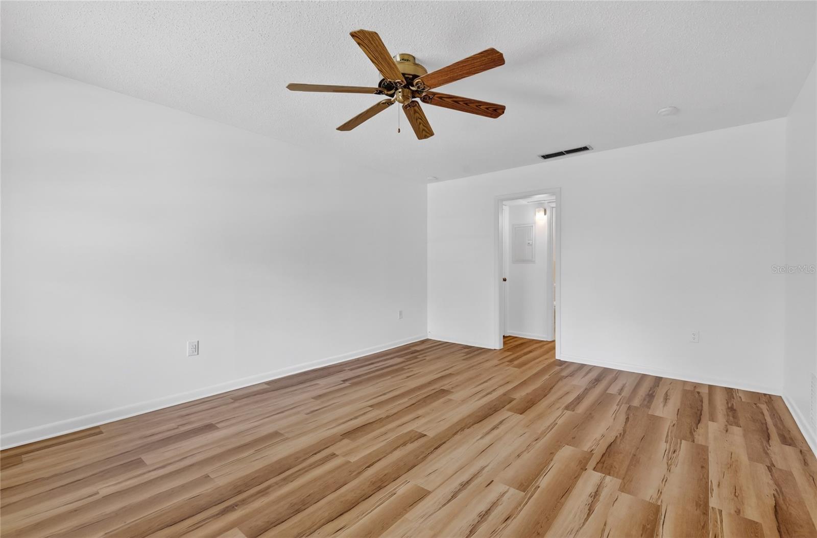 MOUNT DORA COLONIAL ARMS CONDO - Residential