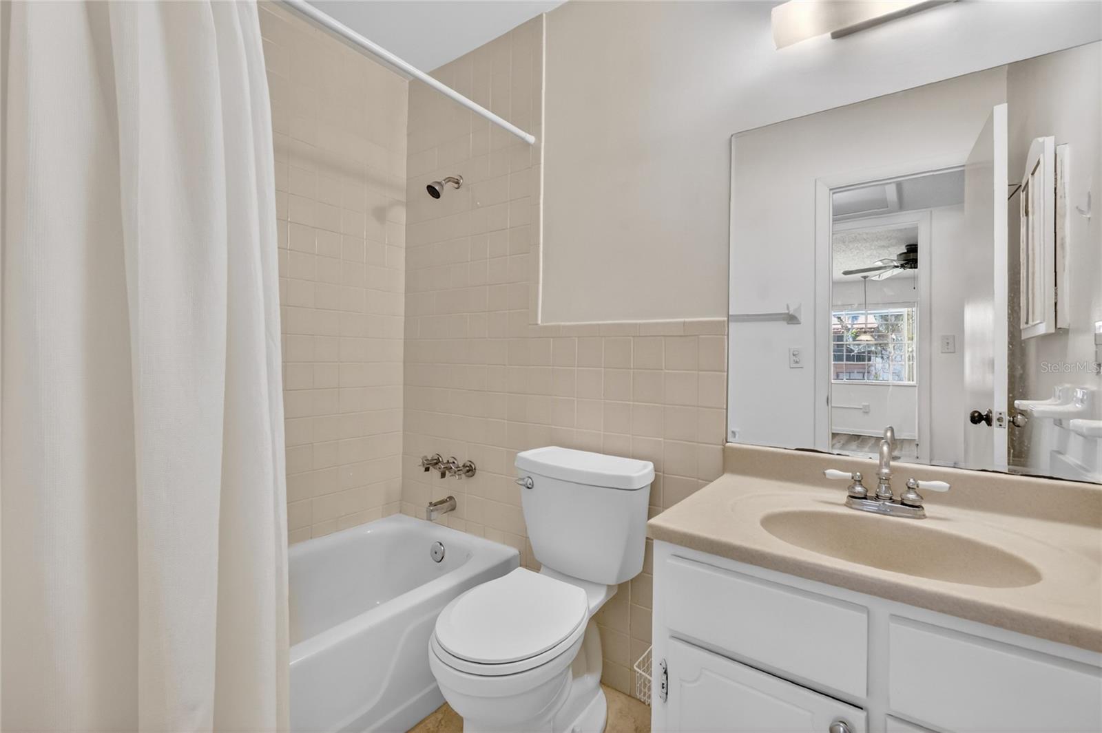 MOUNT DORA COLONIAL ARMS CONDO - Residential
